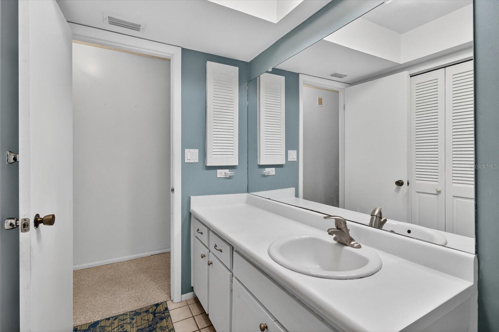 Image 32 of 51 For 1605 Whitebridge Drive B