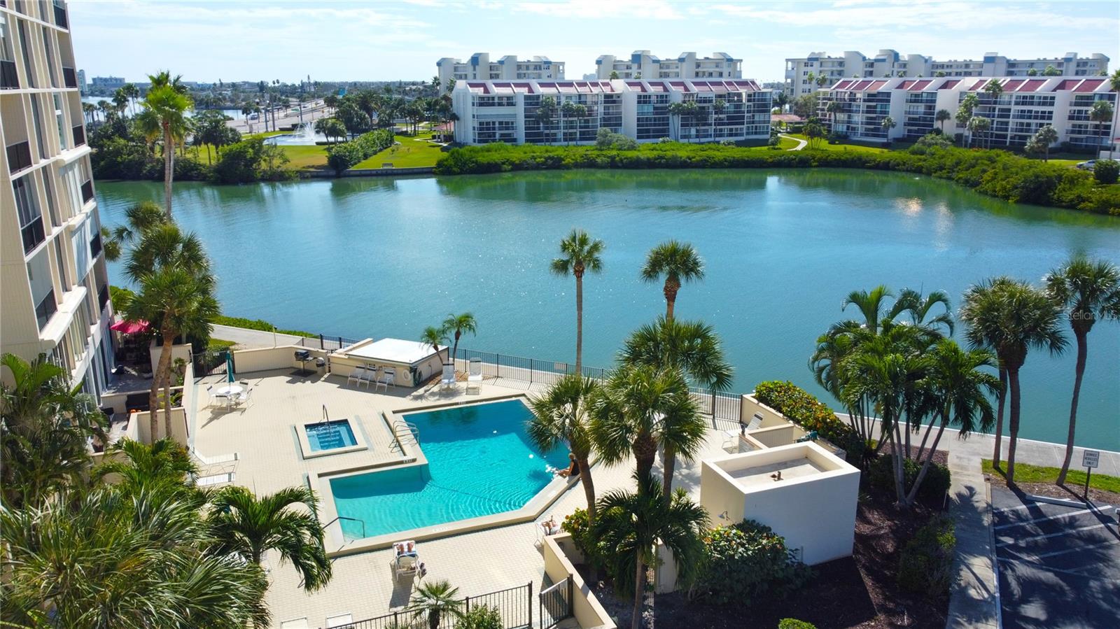 Image 5 of 28 For 7400 Sun Island Drive S 610