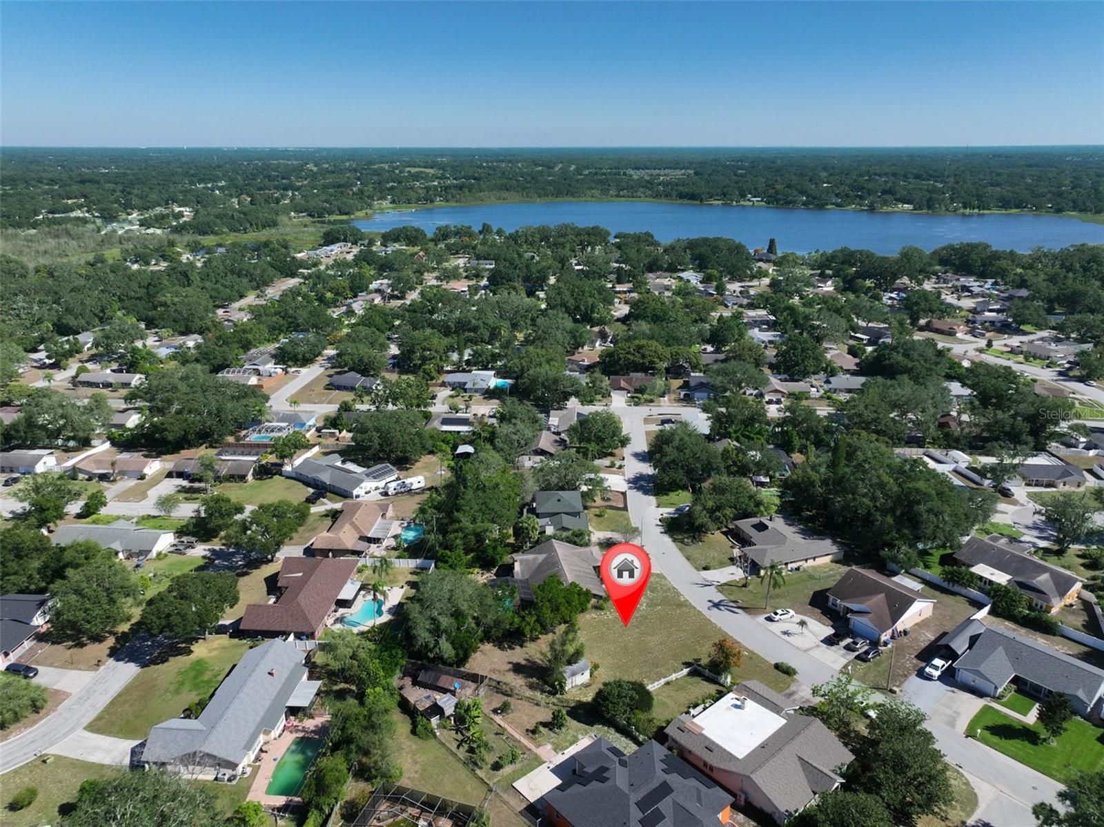 Listing photo id 8 for 1114 Classic Drive