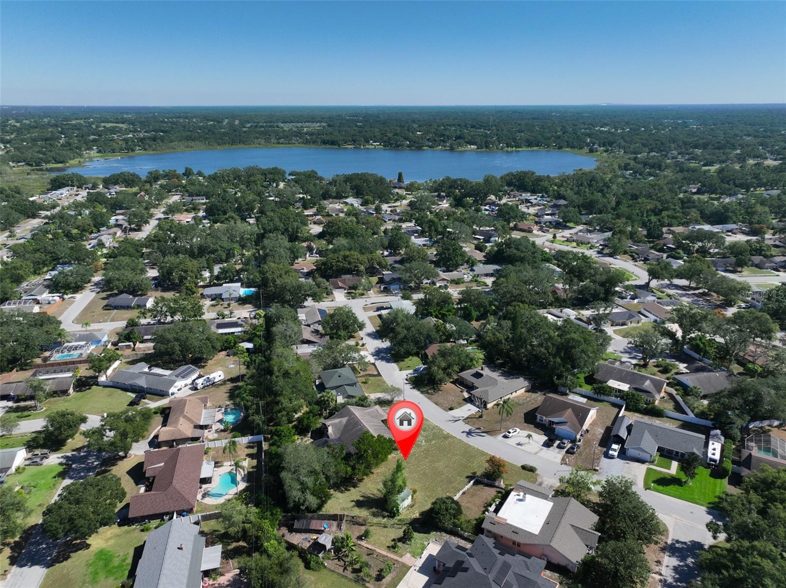 Listing photo id 9 for 1114 Classic Drive