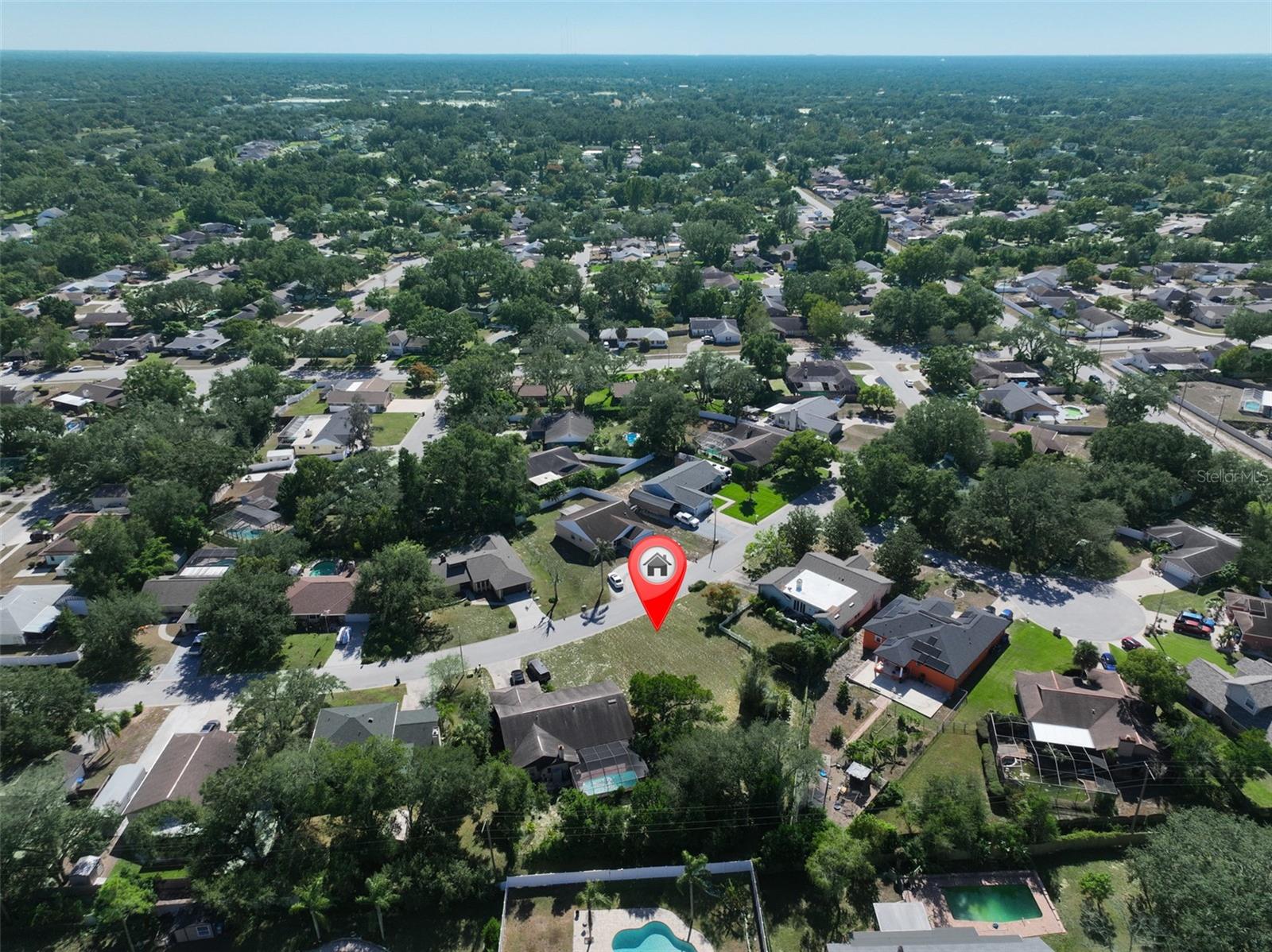 Listing photo id 13 for 1114 Classic Drive