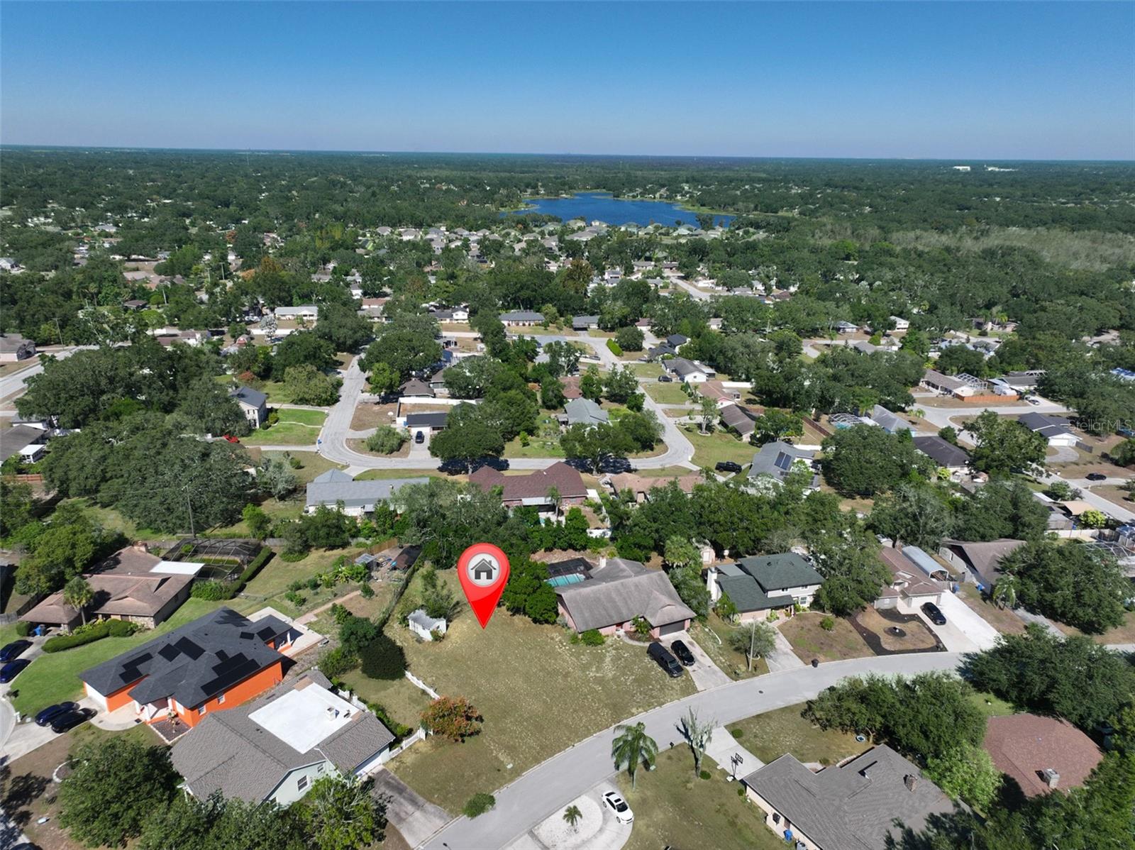 Listing photo id 4 for 1114 Classic Drive