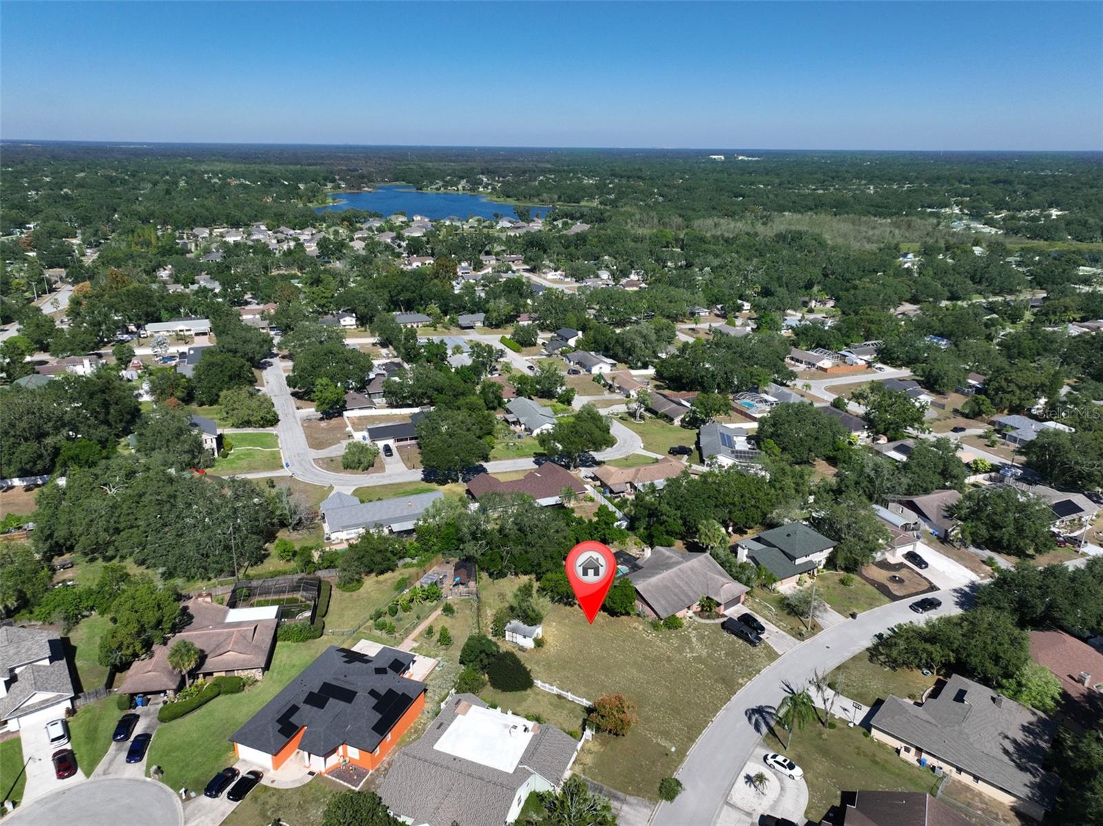 Listing photo id 5 for 1114 Classic Drive