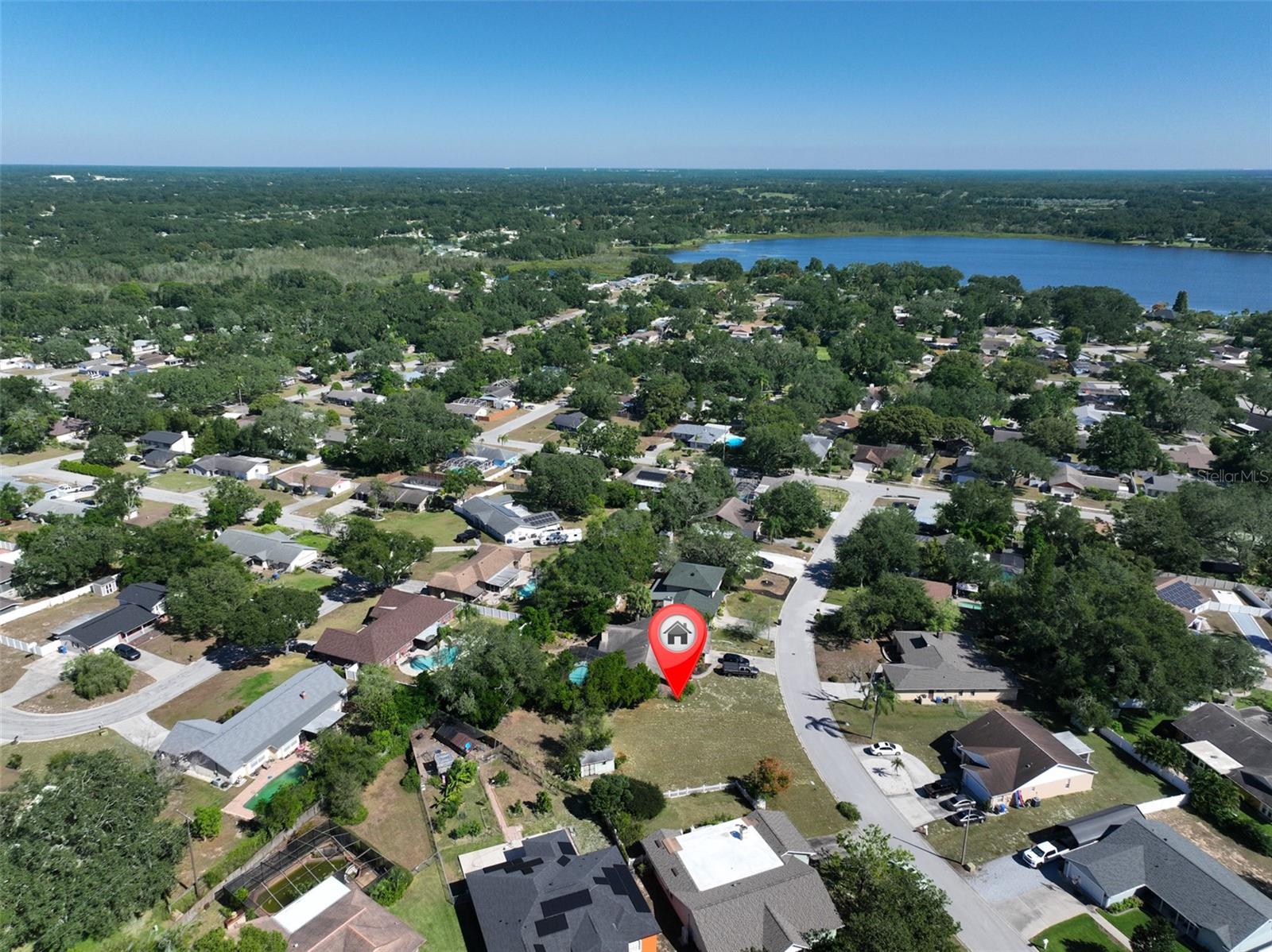 Listing photo id 7 for 1114 Classic Drive