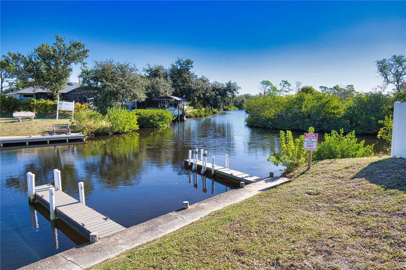 Image 24 of 36 For 863 Calle Menuda