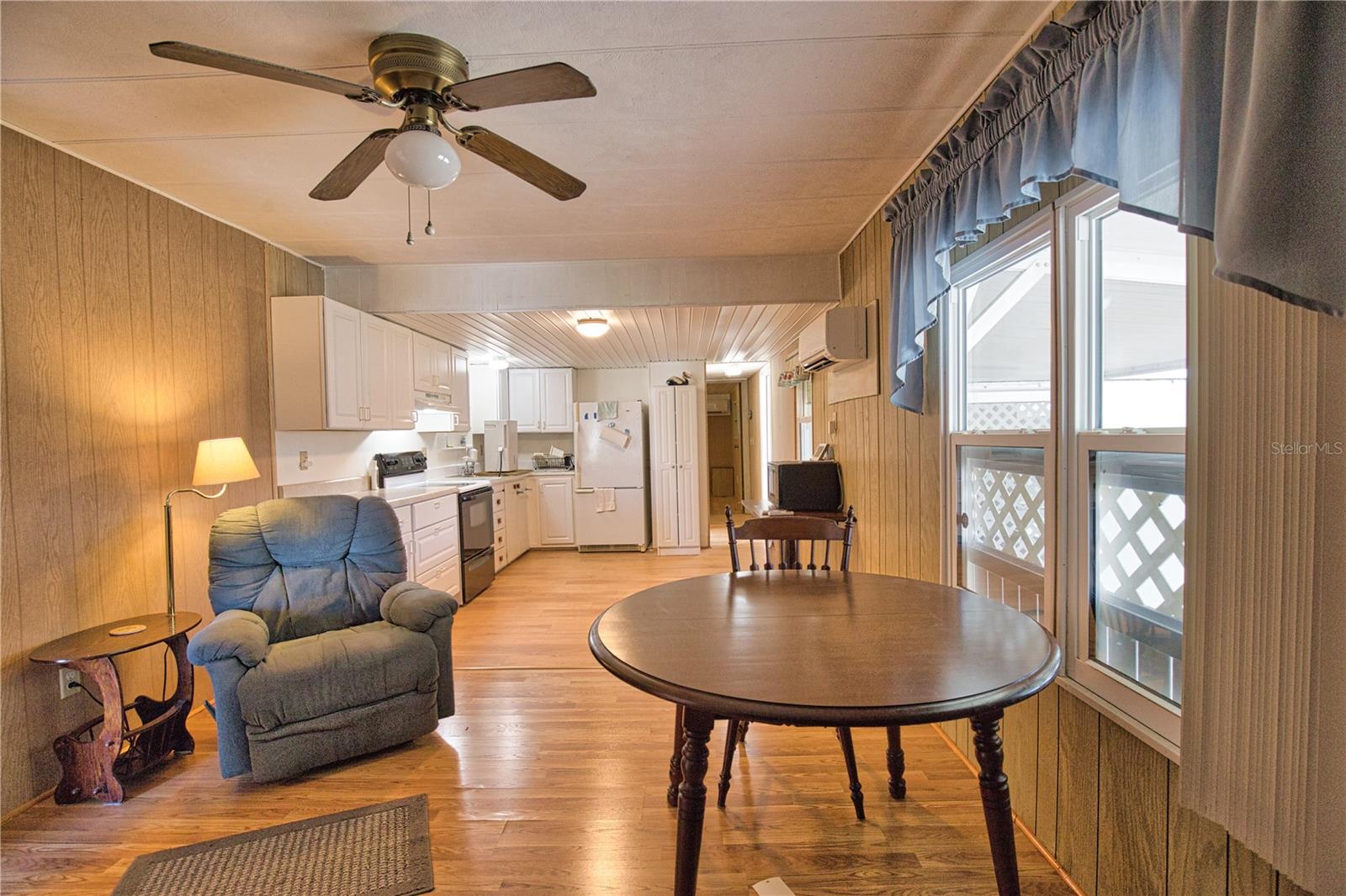 Image 8 of 36 For 863 Calle Menuda