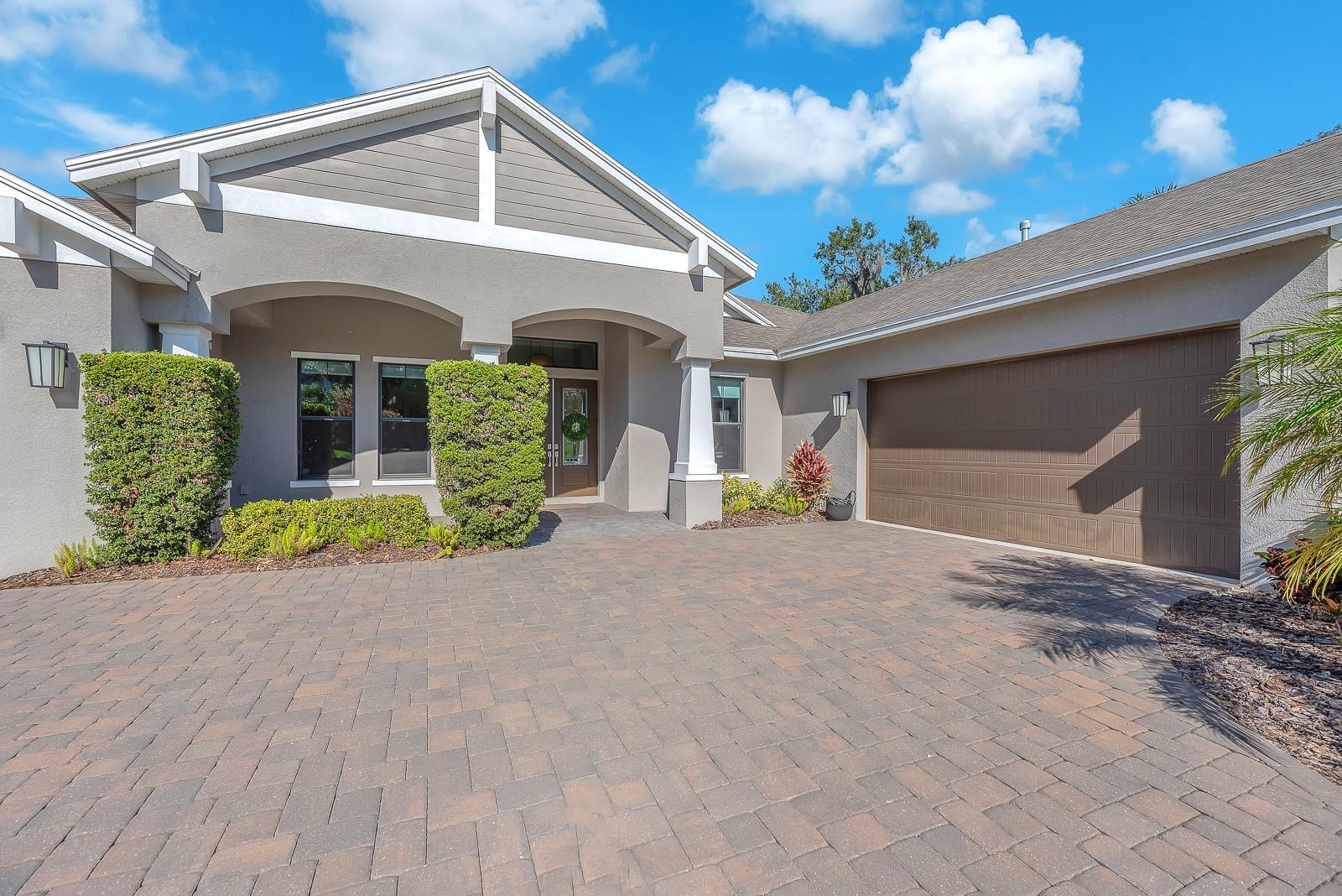 Listing photo id 3 for 14709 Fishhawk Preserve Drive