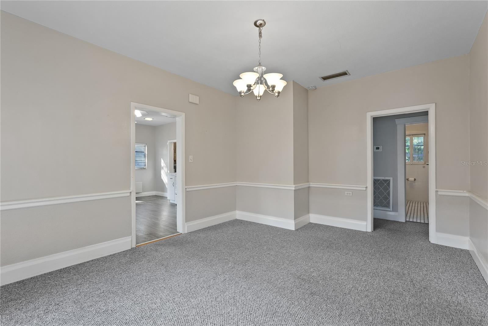 Image 7 of 14 For 303 Paris Street