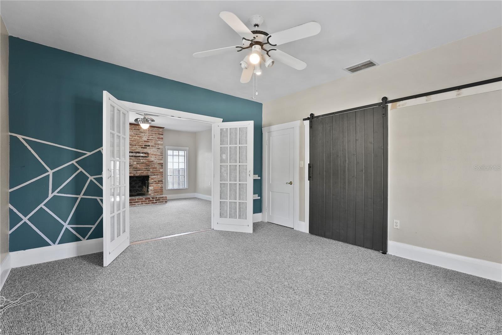 Image 8 of 14 For 303 Paris Street