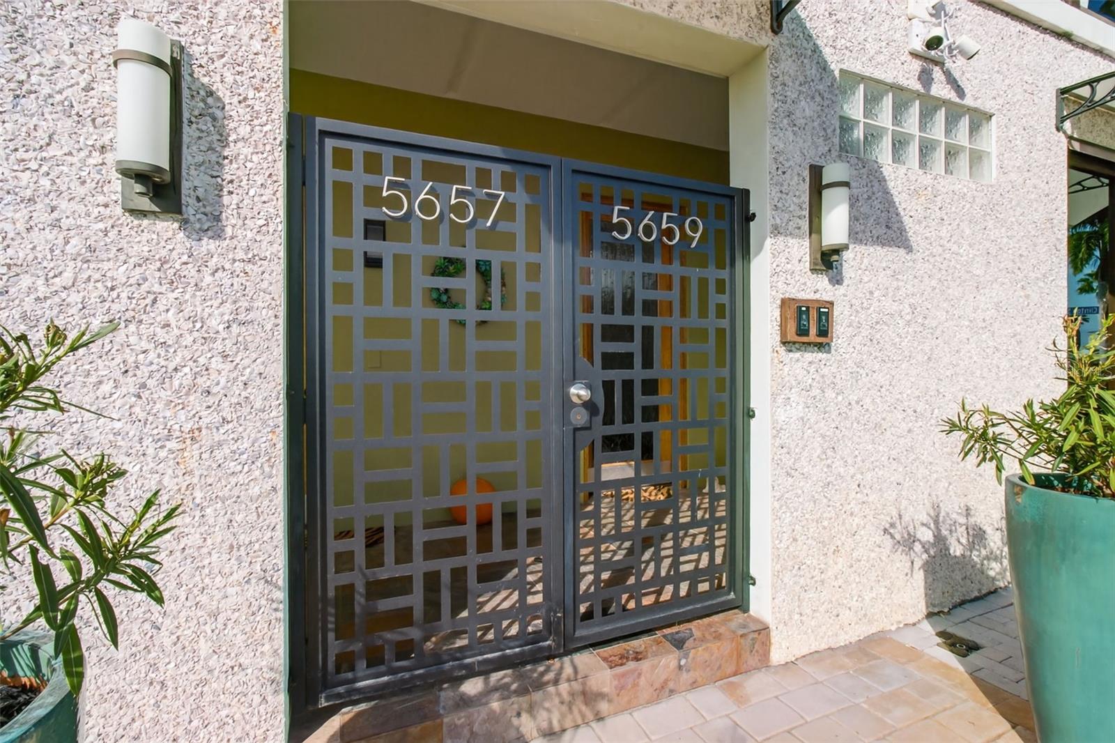 Image 15 of 100 For 5659 Shore Boulevard S