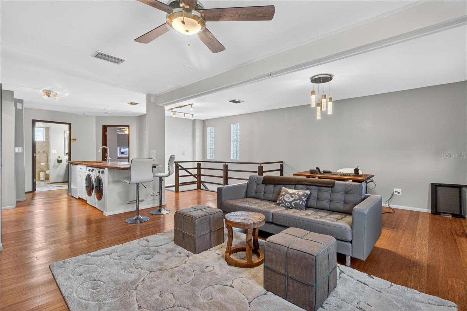 Image 35 of 100 For 5659 Shore Boulevard S