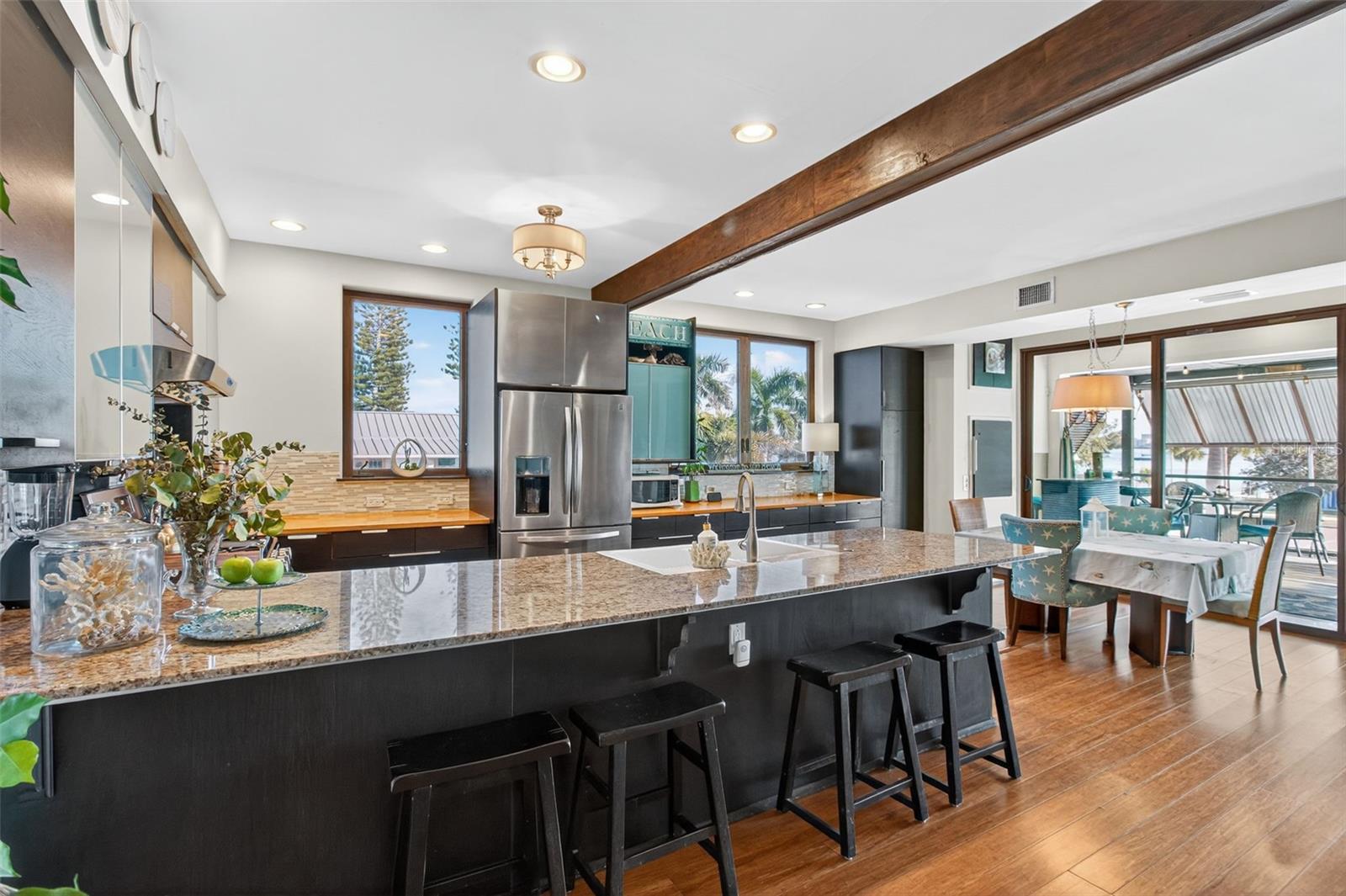 Image 46 of 100 For 5659 Shore Boulevard S