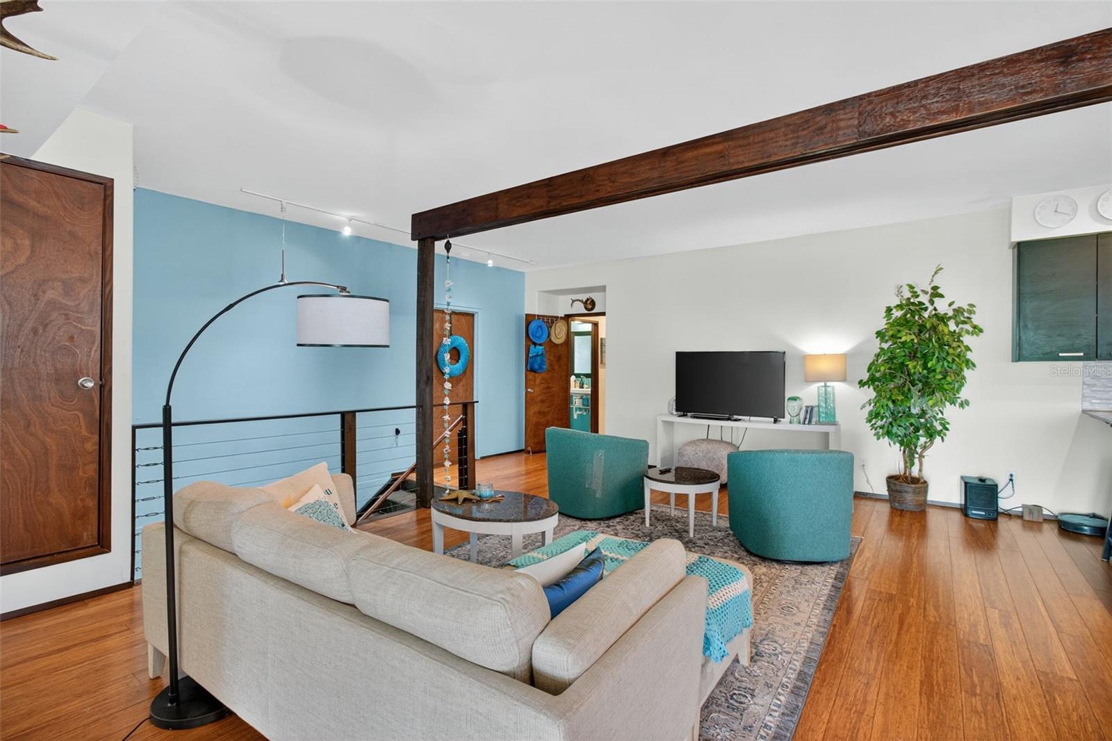 Image 49 of 100 For 5659 Shore Boulevard S