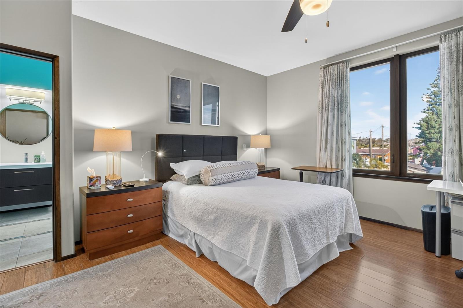 Image 60 of 100 For 5659 Shore Boulevard S