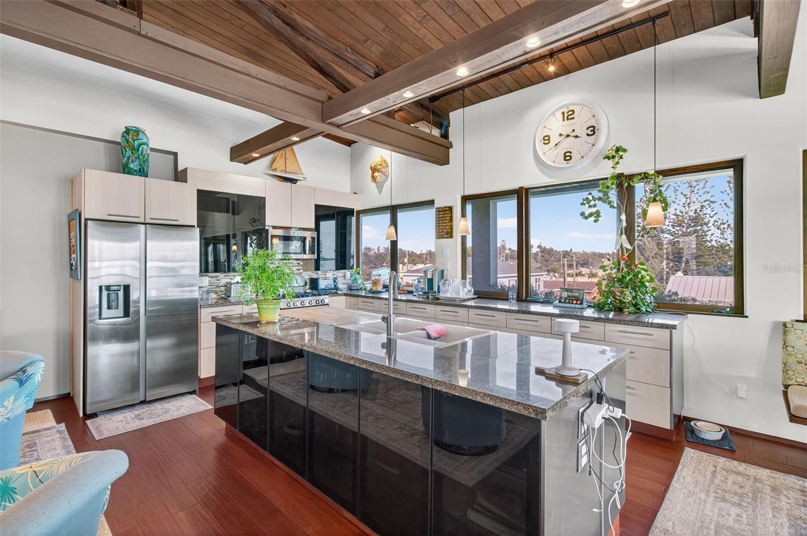 Image 71 of 100 For 5659 Shore Boulevard S