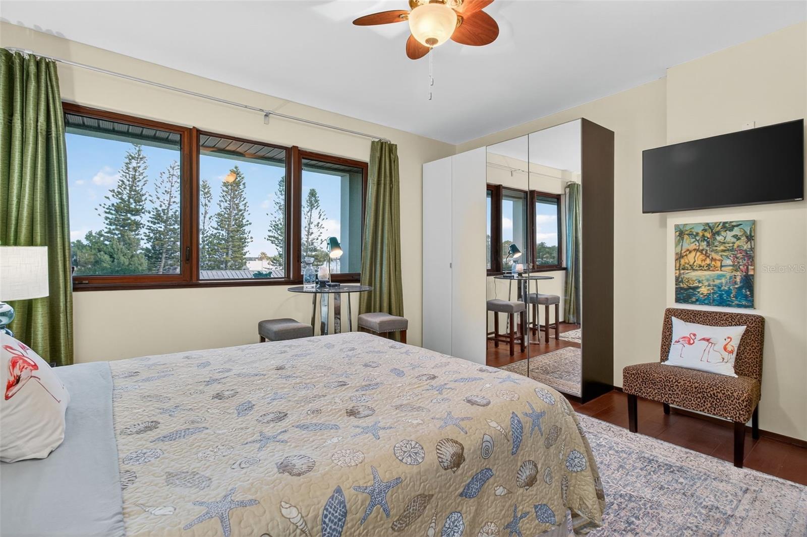 Image 84 of 100 For 5659 Shore Boulevard S