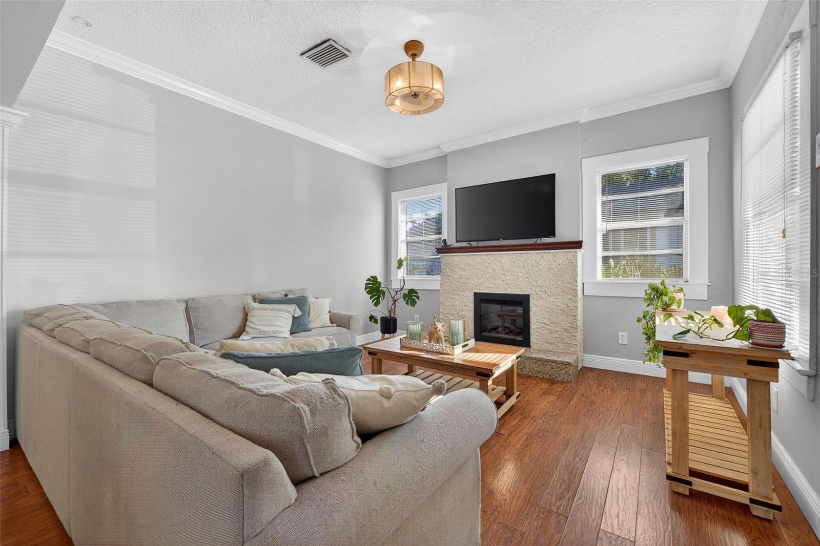 Image 10 of 30 For 5911 Highland Avenue