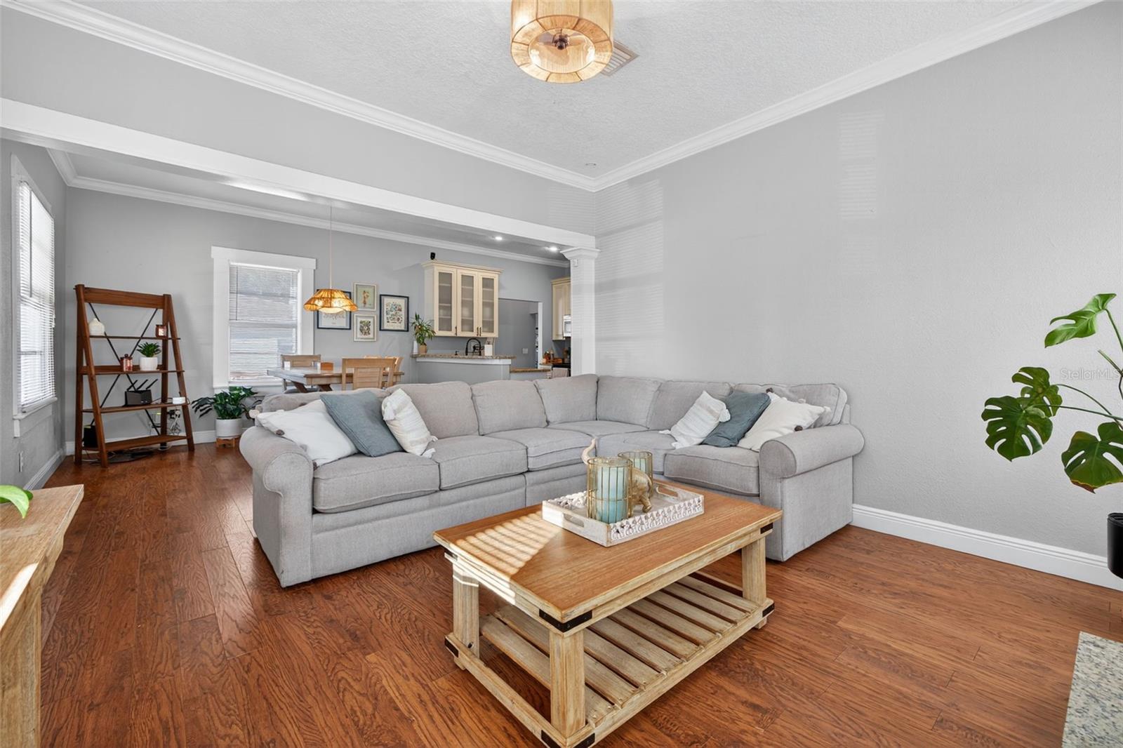 Image 11 of 30 For 5911 Highland Avenue