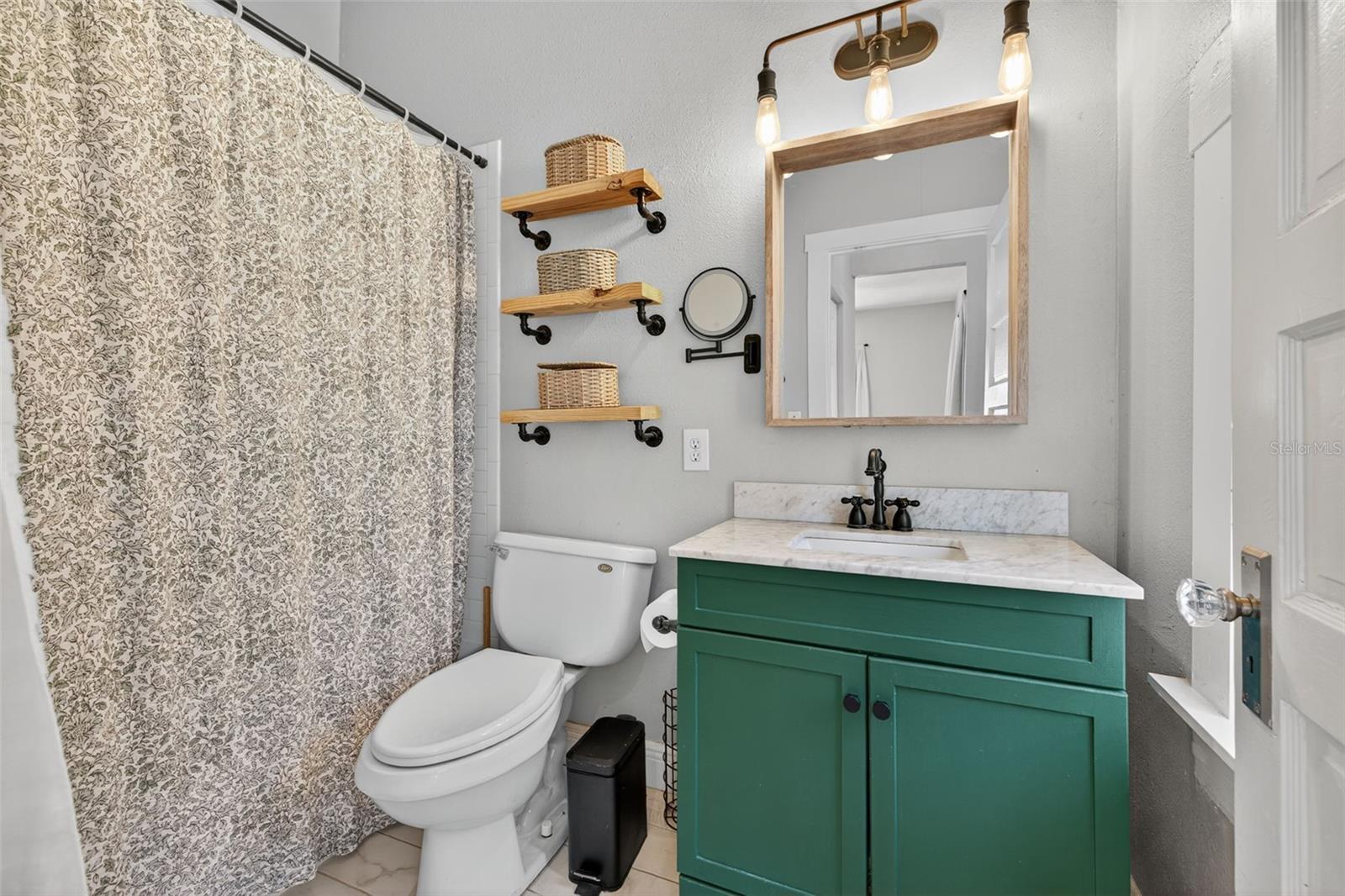 Image 23 of 30 For 5911 Highland Avenue