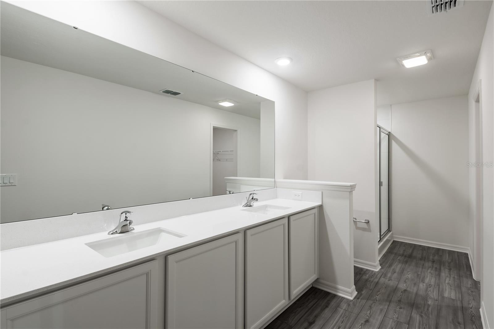 Image 14 of 24 For 587 Bay Leaf Drive