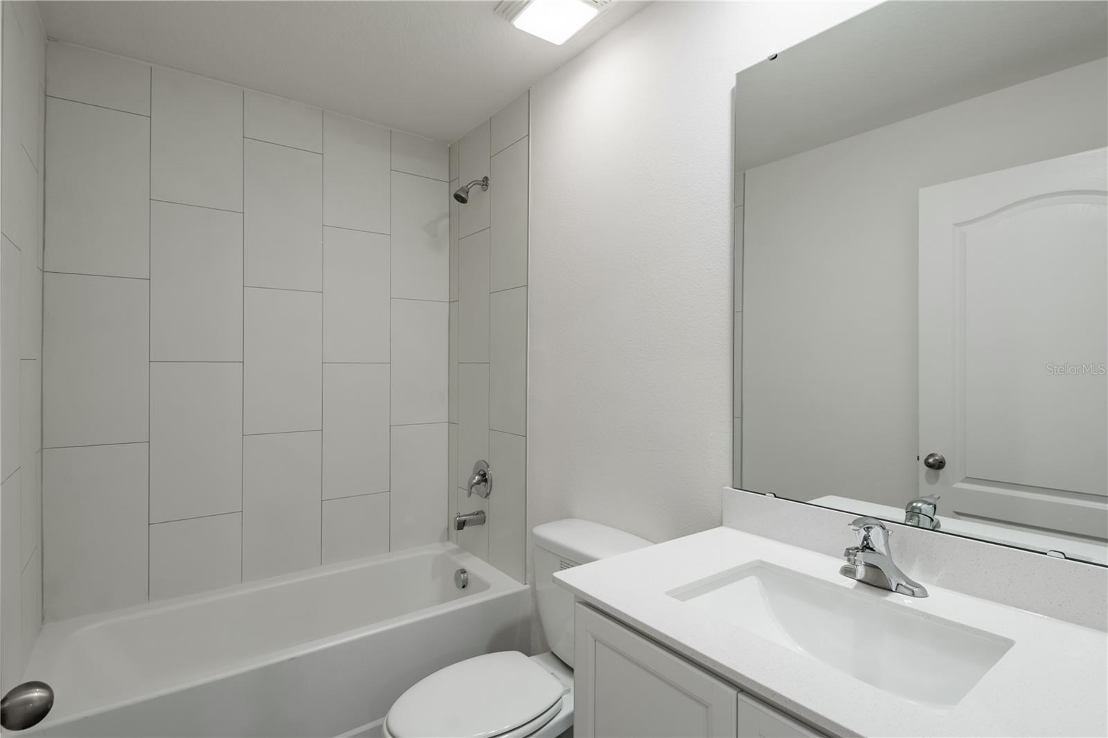 Image 20 of 24 For 587 Bay Leaf Drive