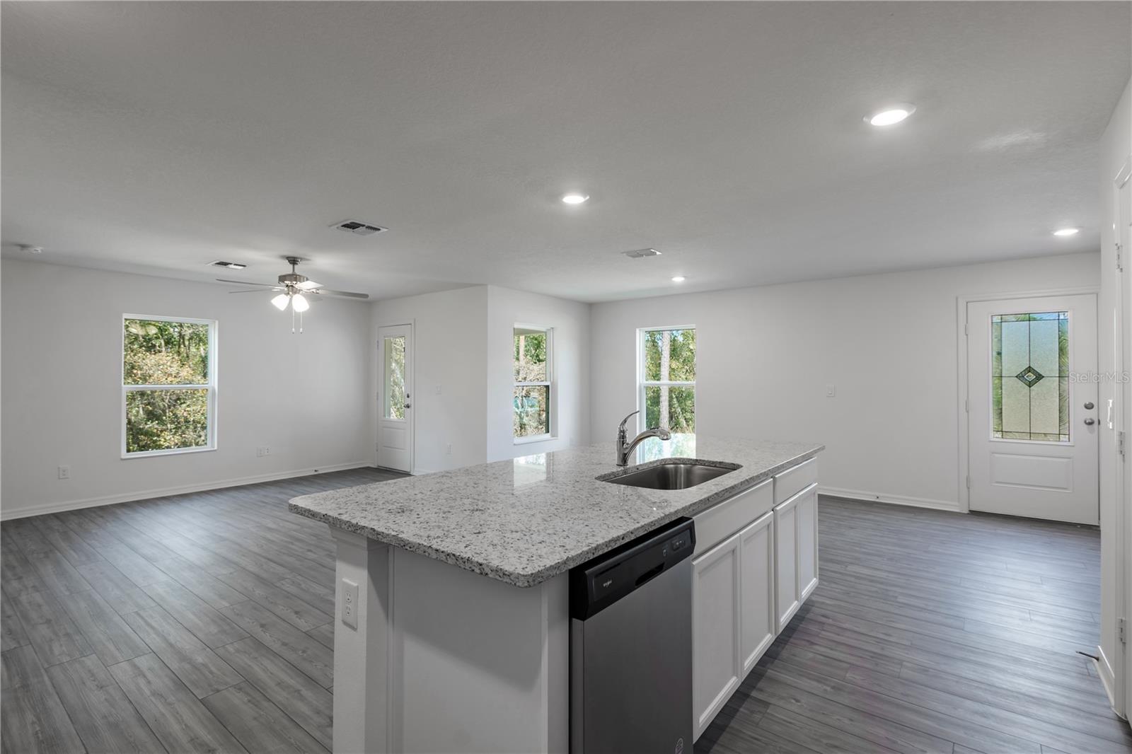 Image 6 of 24 For 587 Bay Leaf Drive