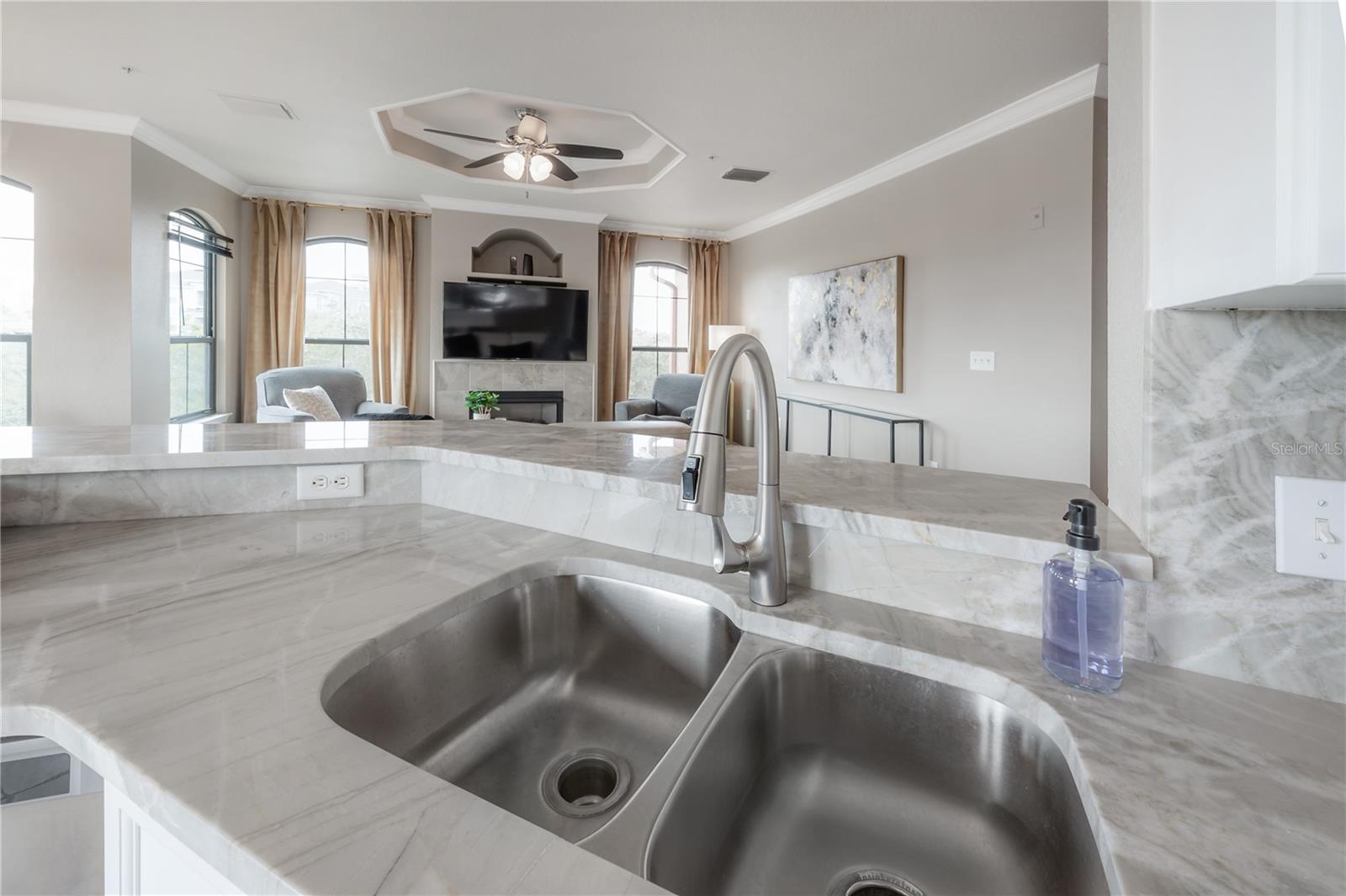 Image 10 of 37 For 2709 Via Cipriani  530b