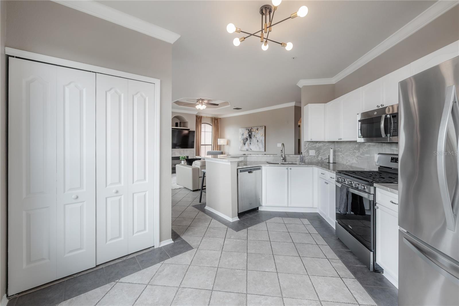 Image 11 of 37 For 2709 Via Cipriani  530b