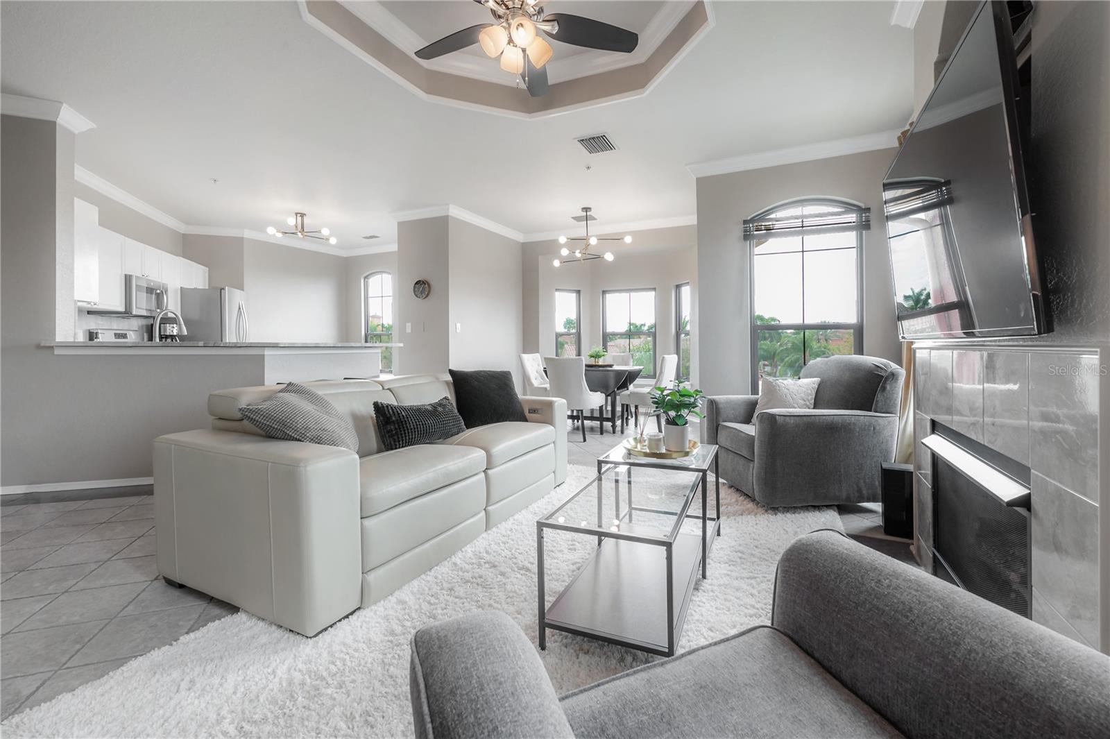 Image 5 of 37 For 2709 Via Cipriani  530b