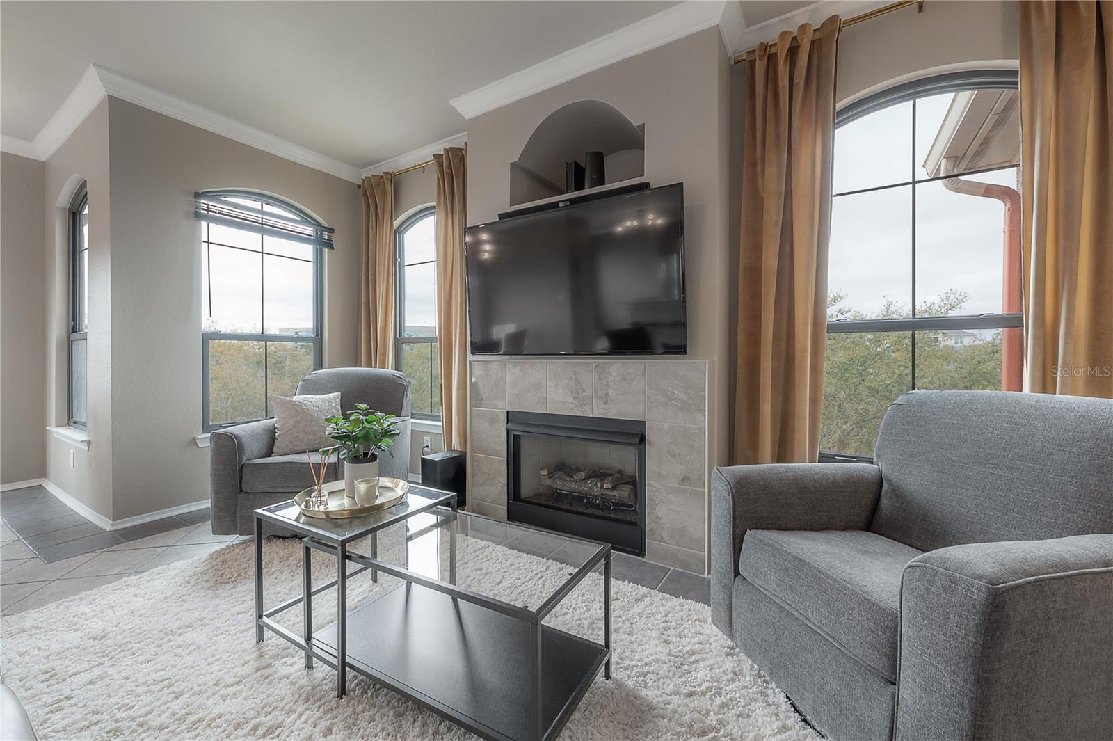 Image 6 of 37 For 2709 Via Cipriani  530b