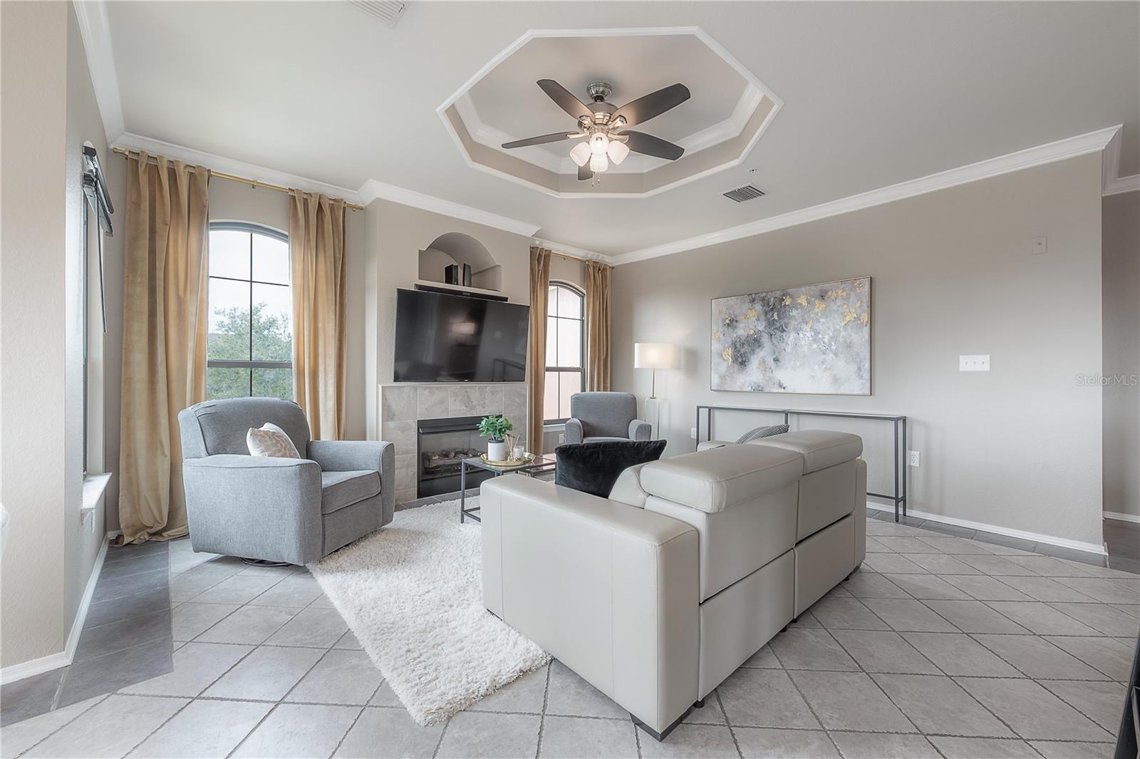 Image 7 of 37 For 2709 Via Cipriani  530b