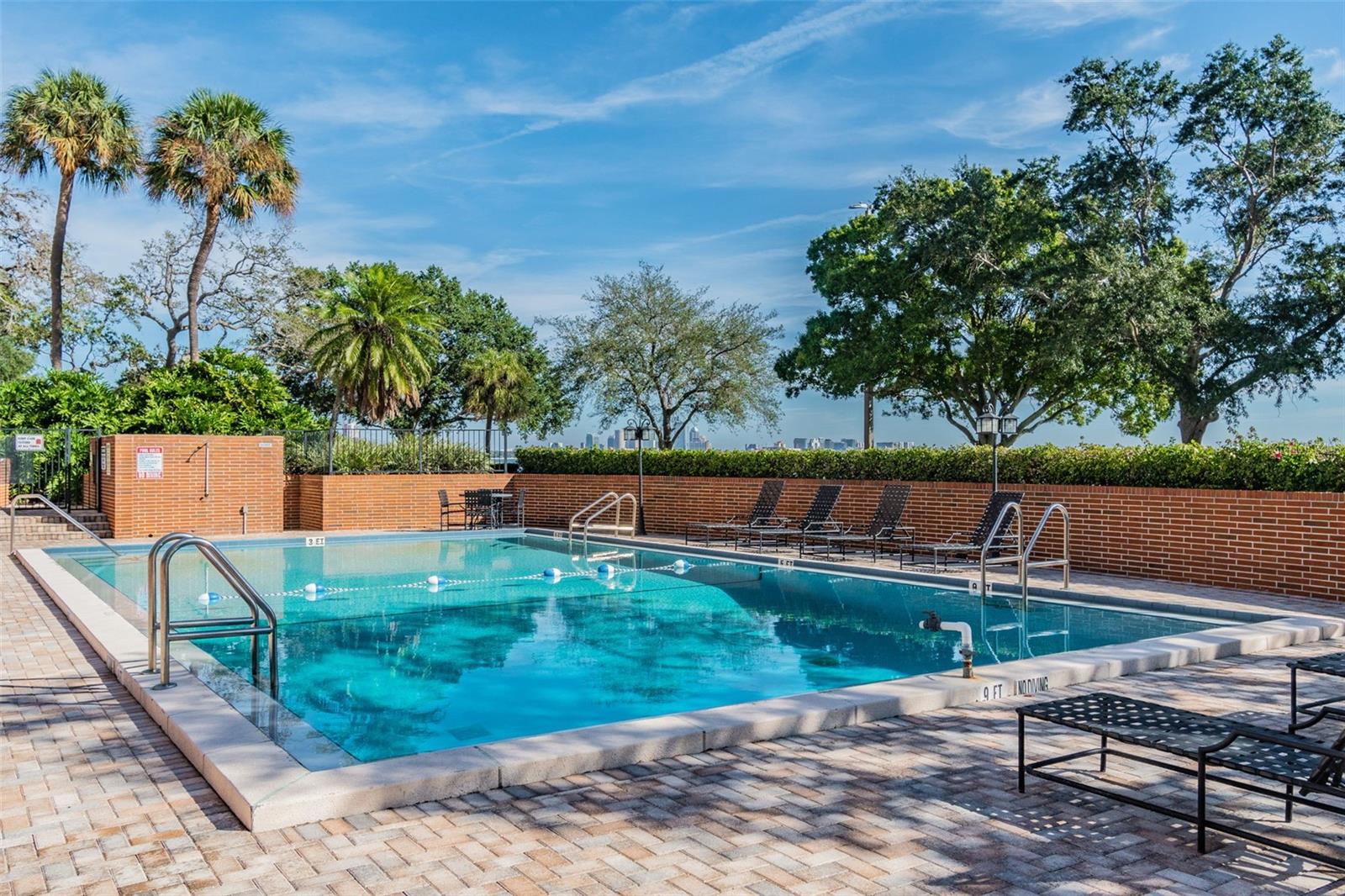 Image 22 of 38 For 4015 Bayshore Boulevard 14e