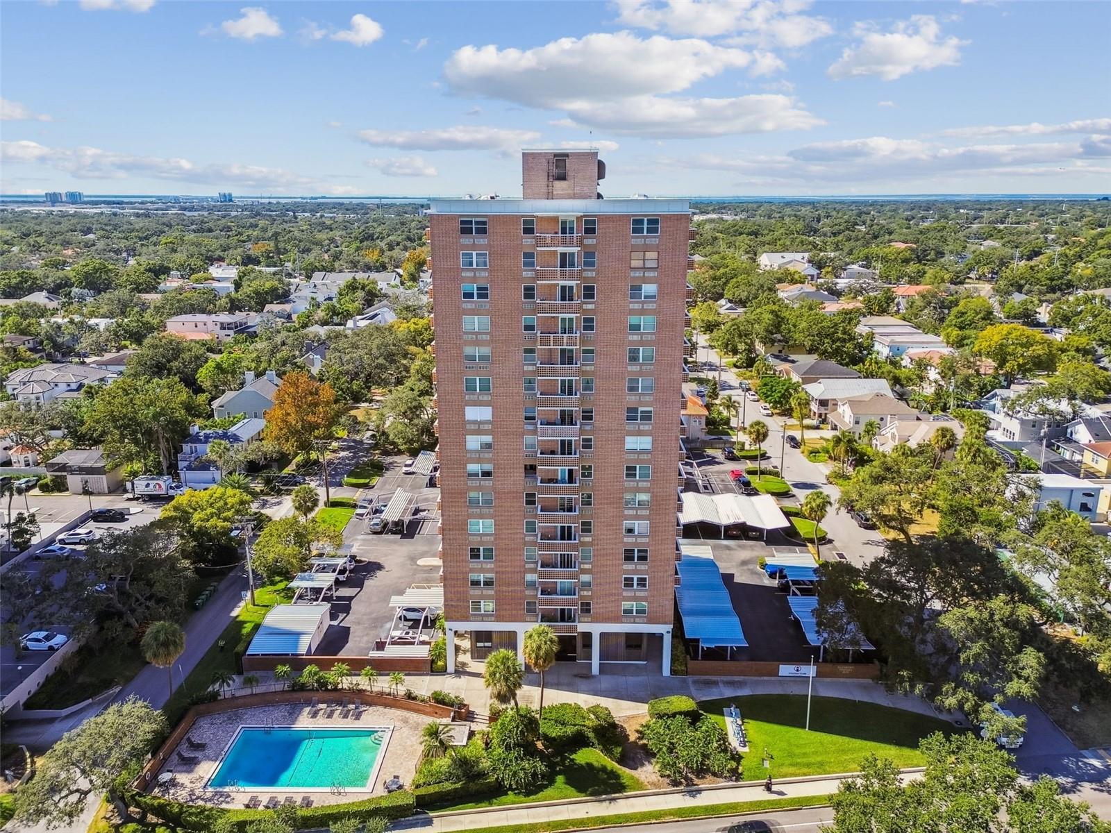 Image 24 of 38 For 4015 Bayshore Boulevard 14e