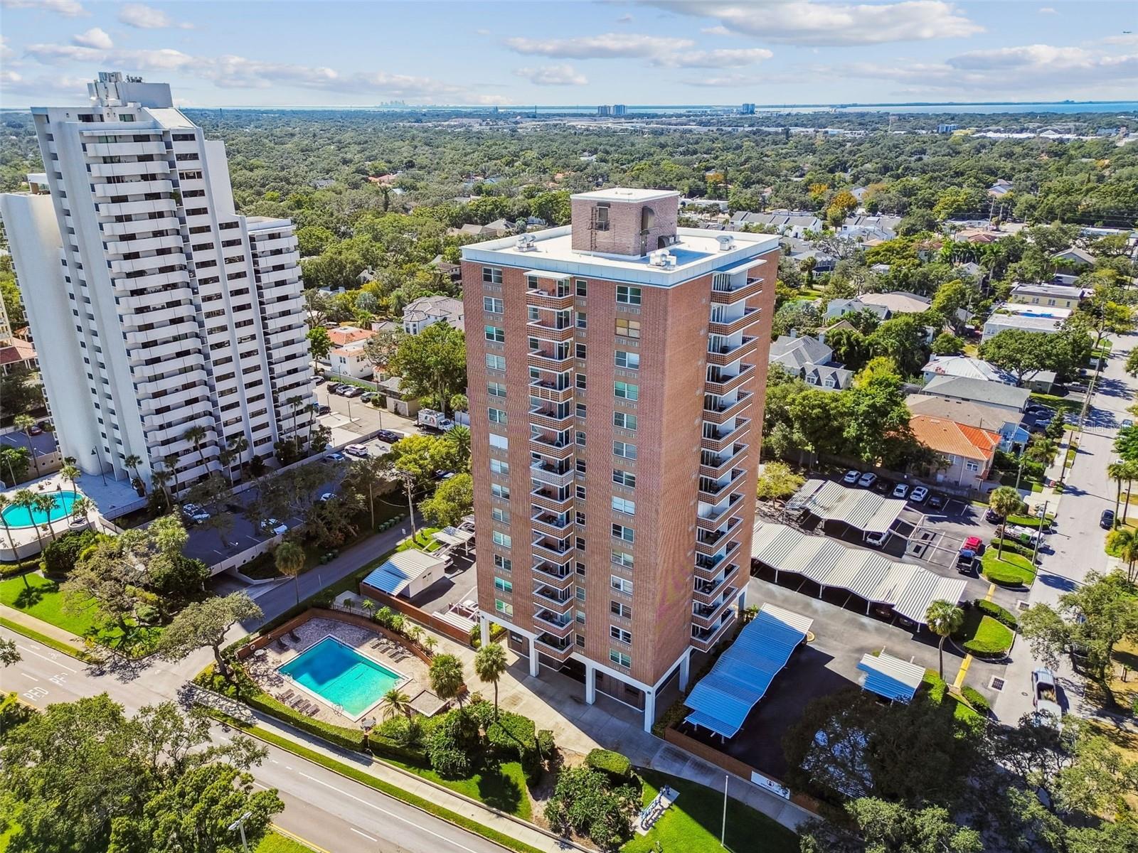 Image 25 of 38 For 4015 Bayshore Boulevard 14e