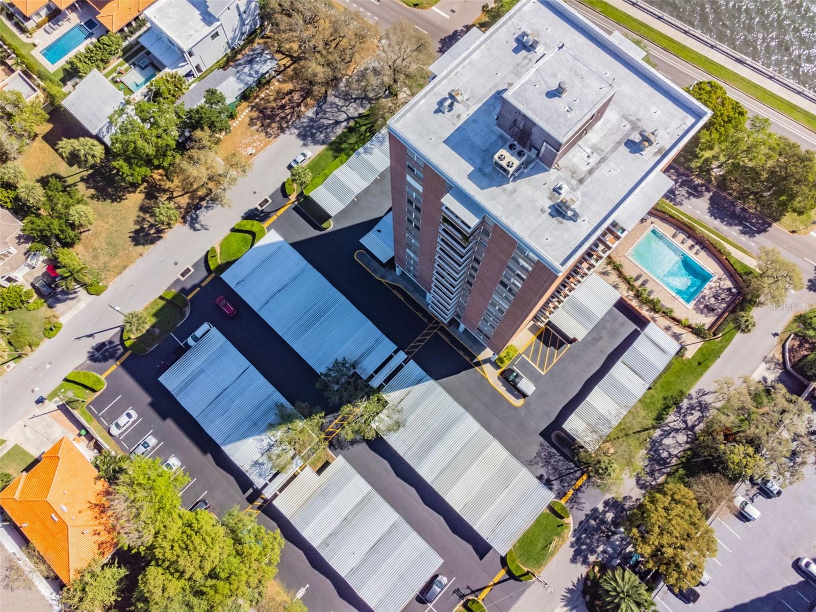 Image 27 of 38 For 4015 Bayshore Boulevard 14e