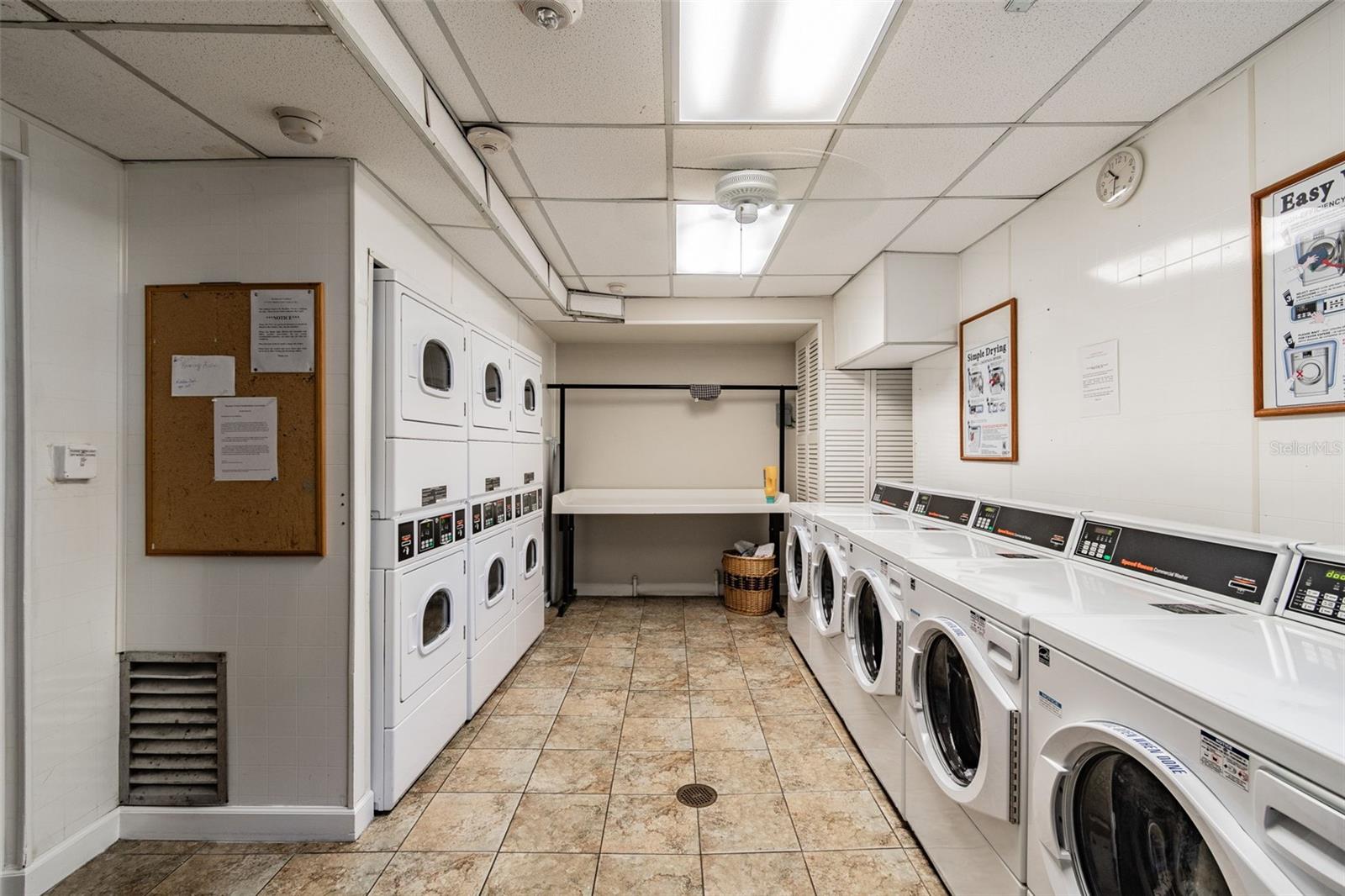 Image 34 of 38 For 4015 Bayshore Boulevard 14e