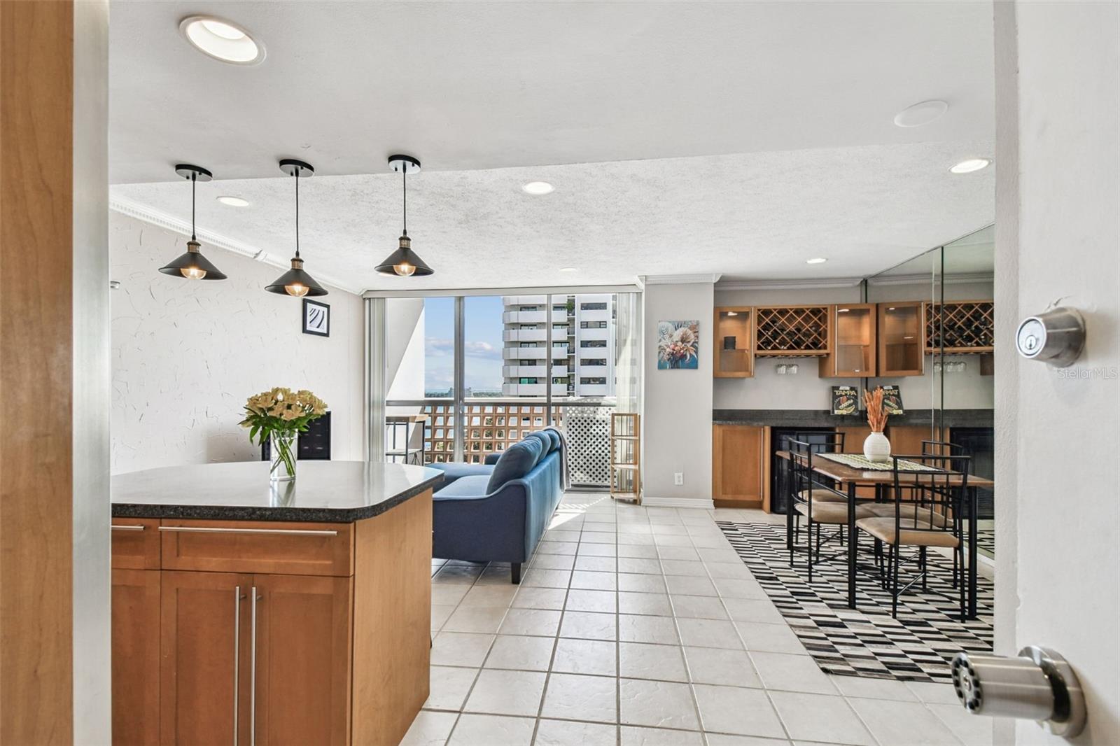 Image 5 of 38 For 4015 Bayshore Boulevard 14e