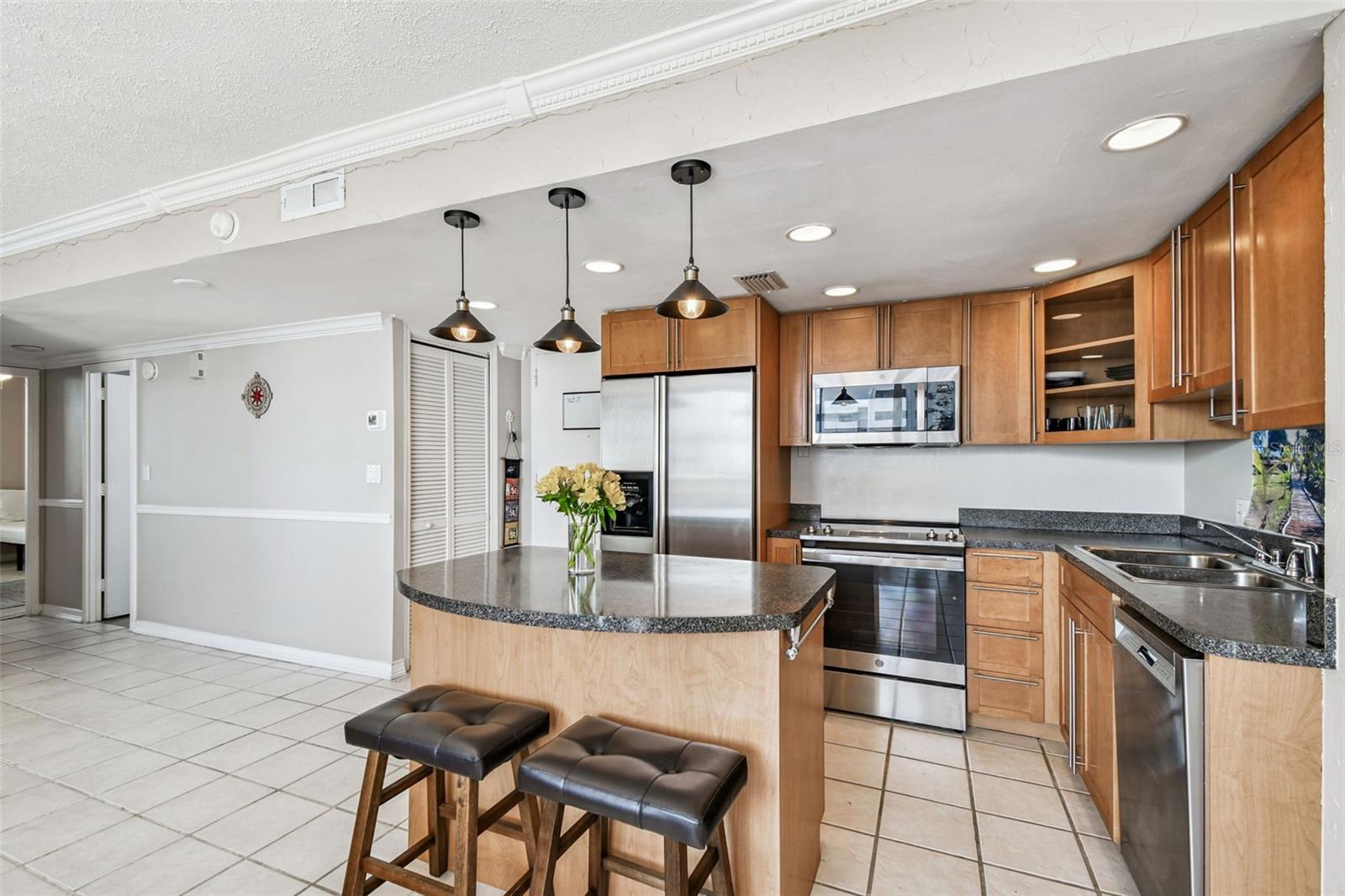 Image 9 of 38 For 4015 Bayshore Boulevard 14e