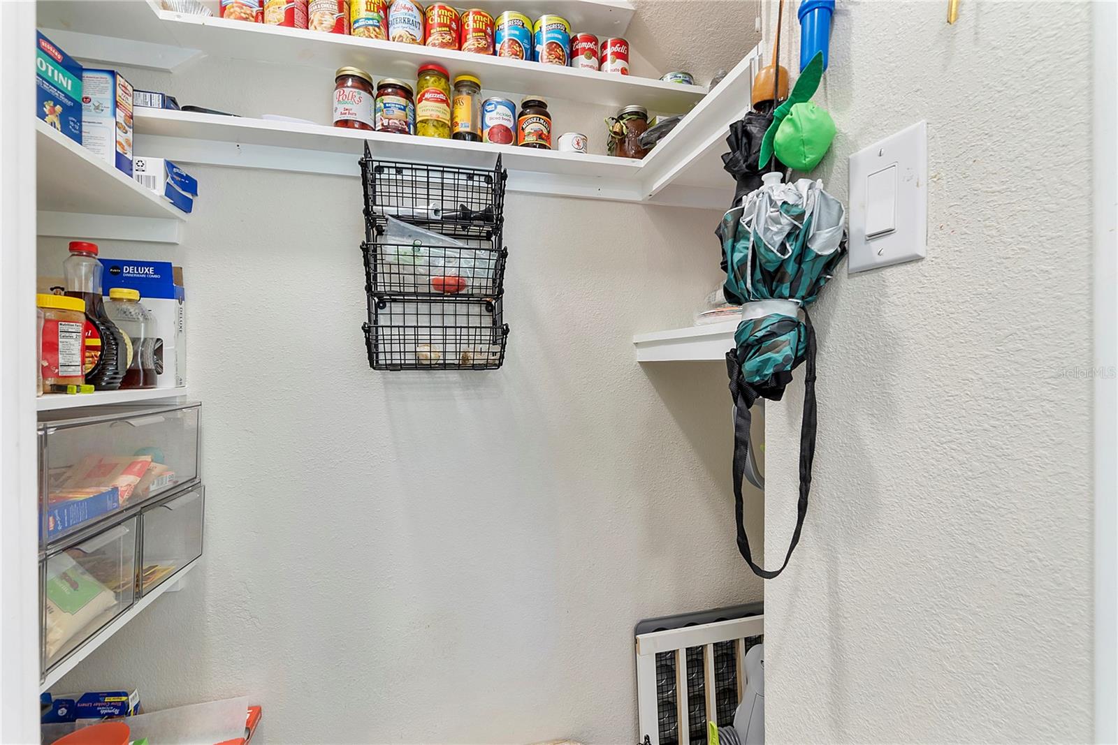 Image 20 of 73 For 235 Orlando Avenue 4