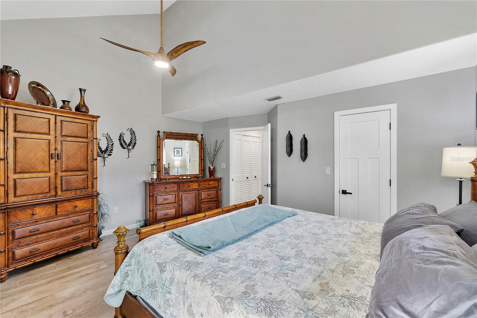 Image 25 of 73 For 235 Orlando Avenue 4