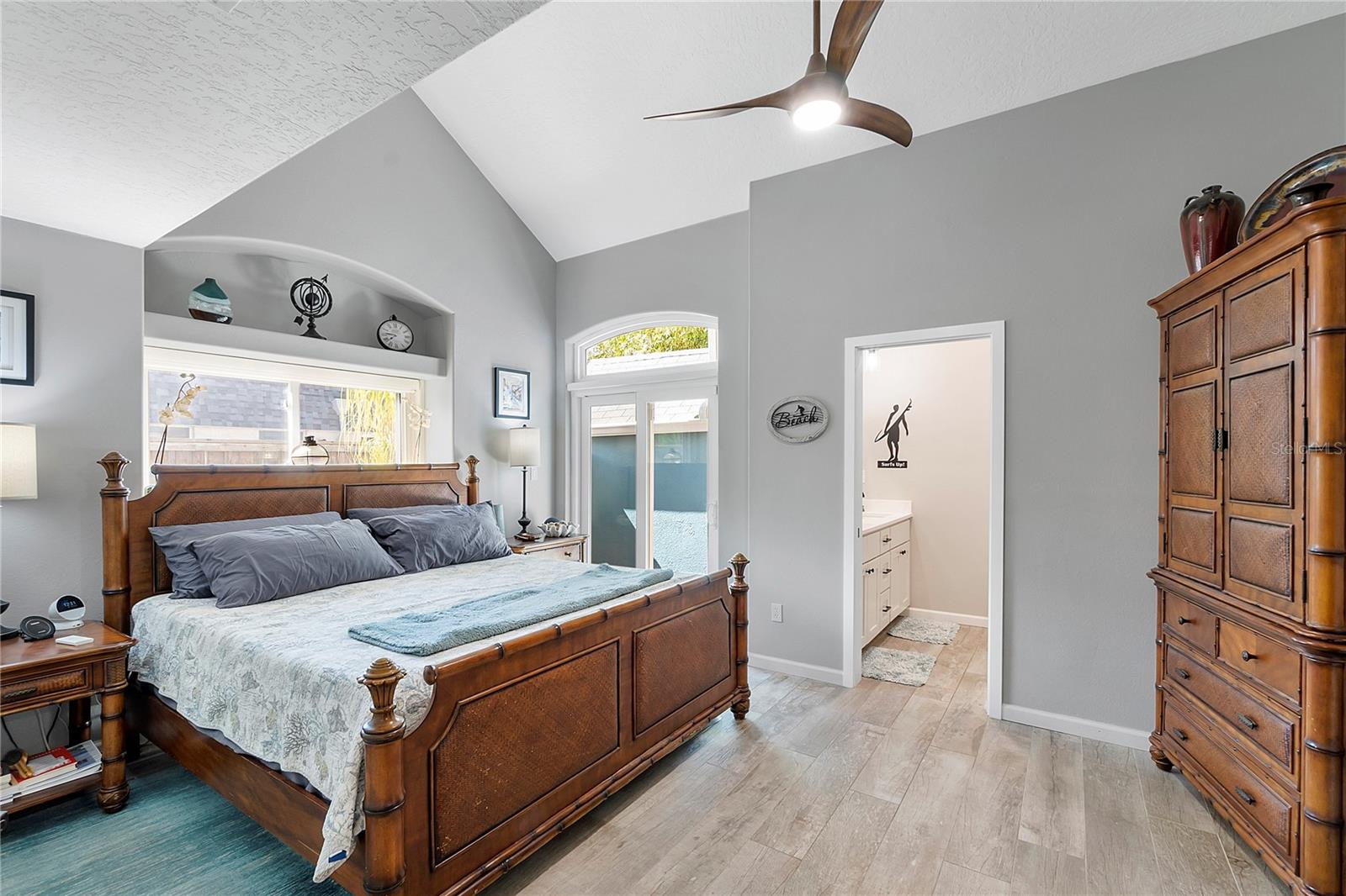 Image 28 of 73 For 235 Orlando Avenue 4