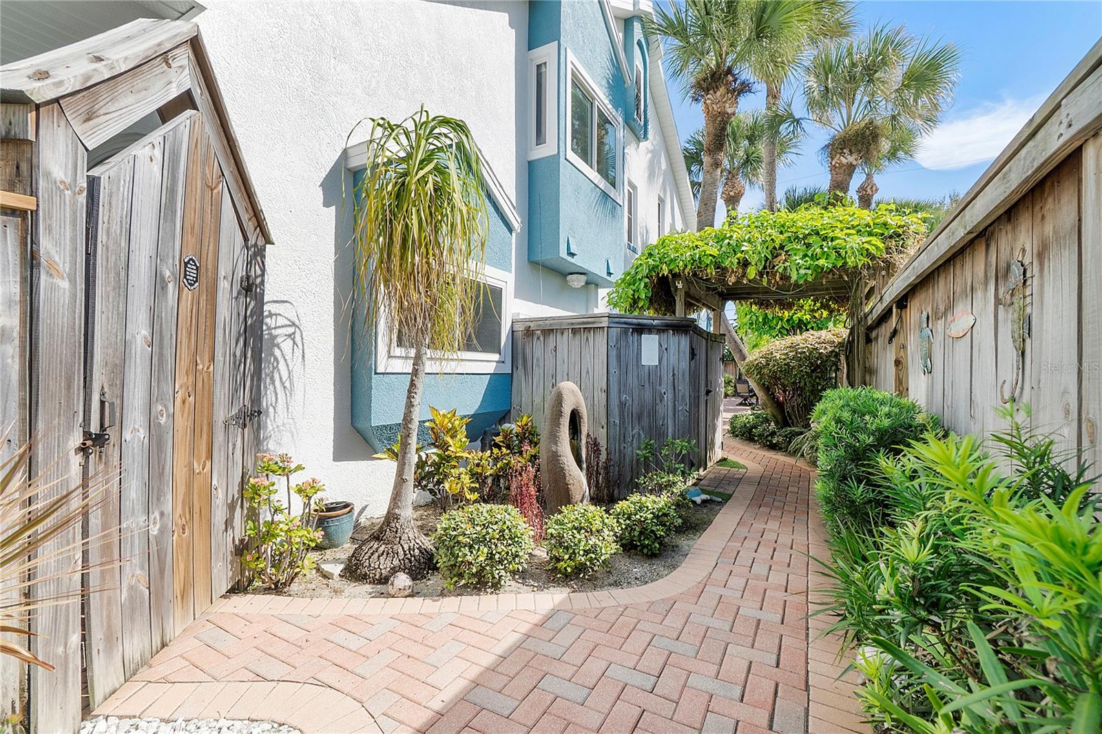 Image 51 of 73 For 235 Orlando Avenue 4