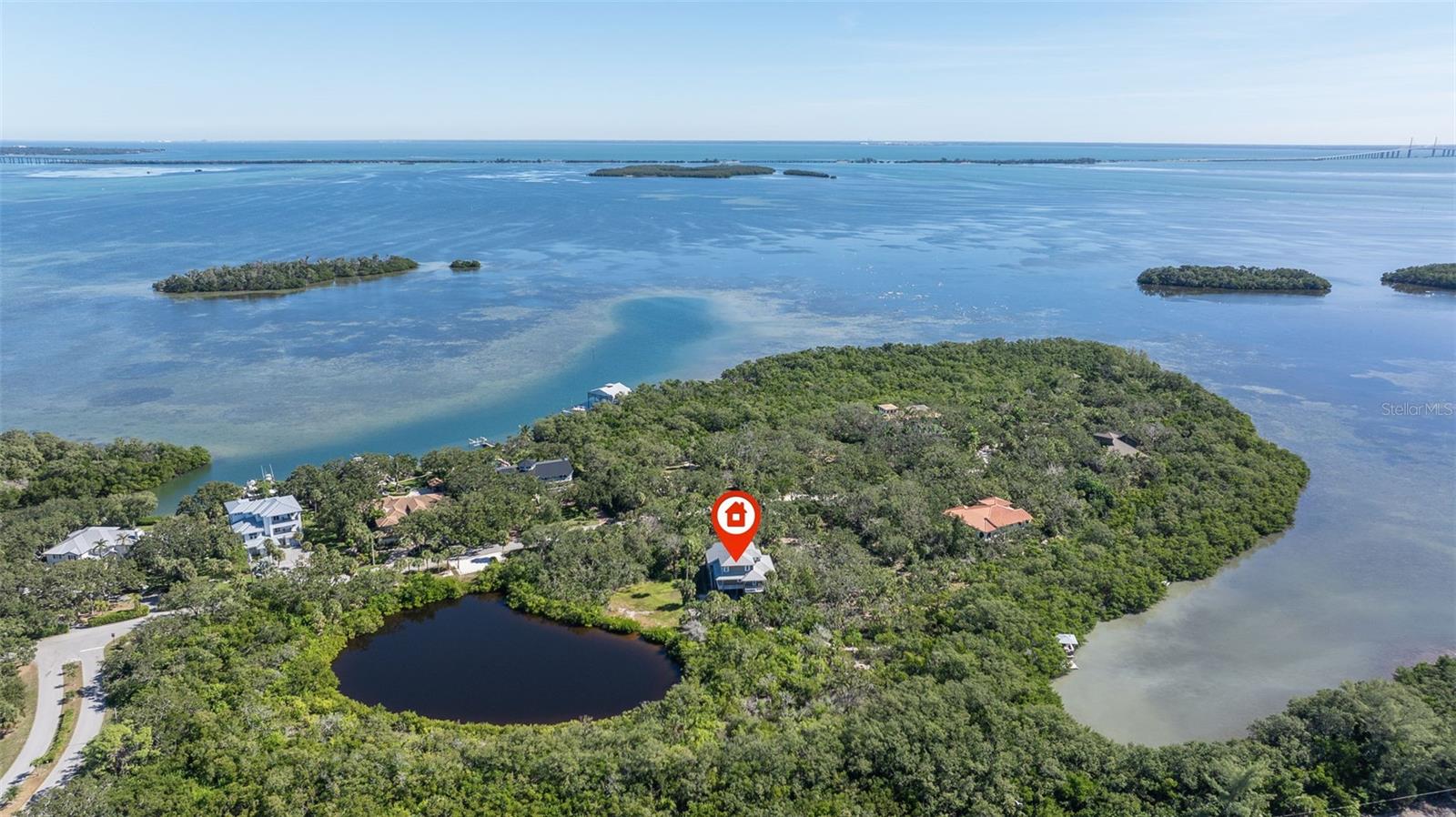 Image 11 of 80 For 2000 Bayview Drive