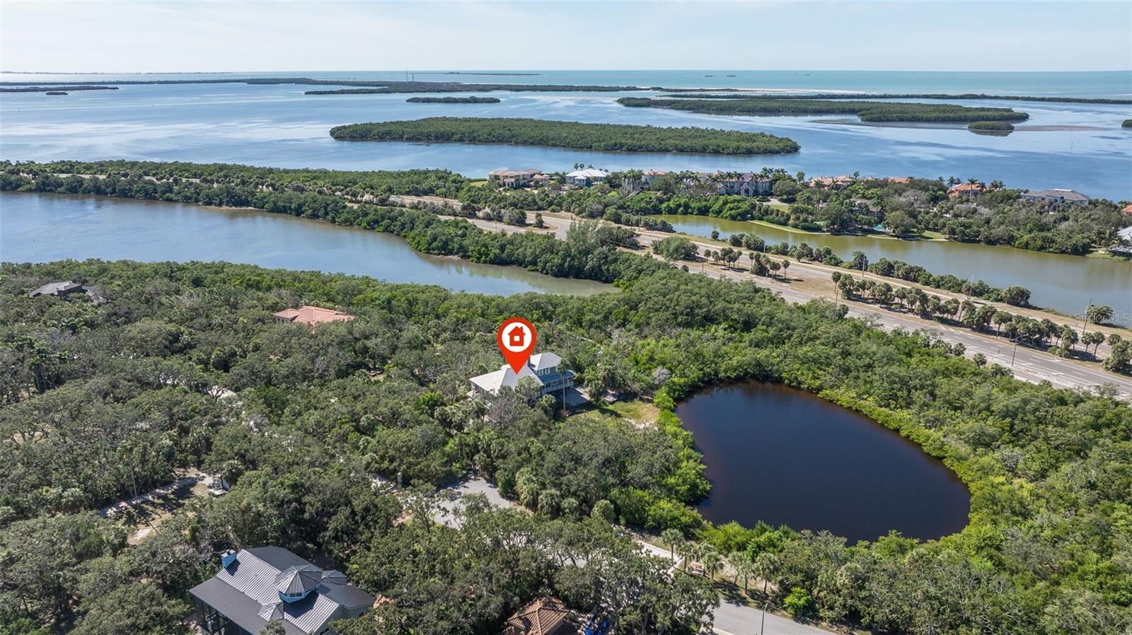 Image 14 of 80 For 2000 Bayview Drive