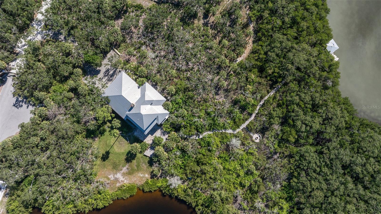 Image 20 of 80 For 2000 Bayview Drive