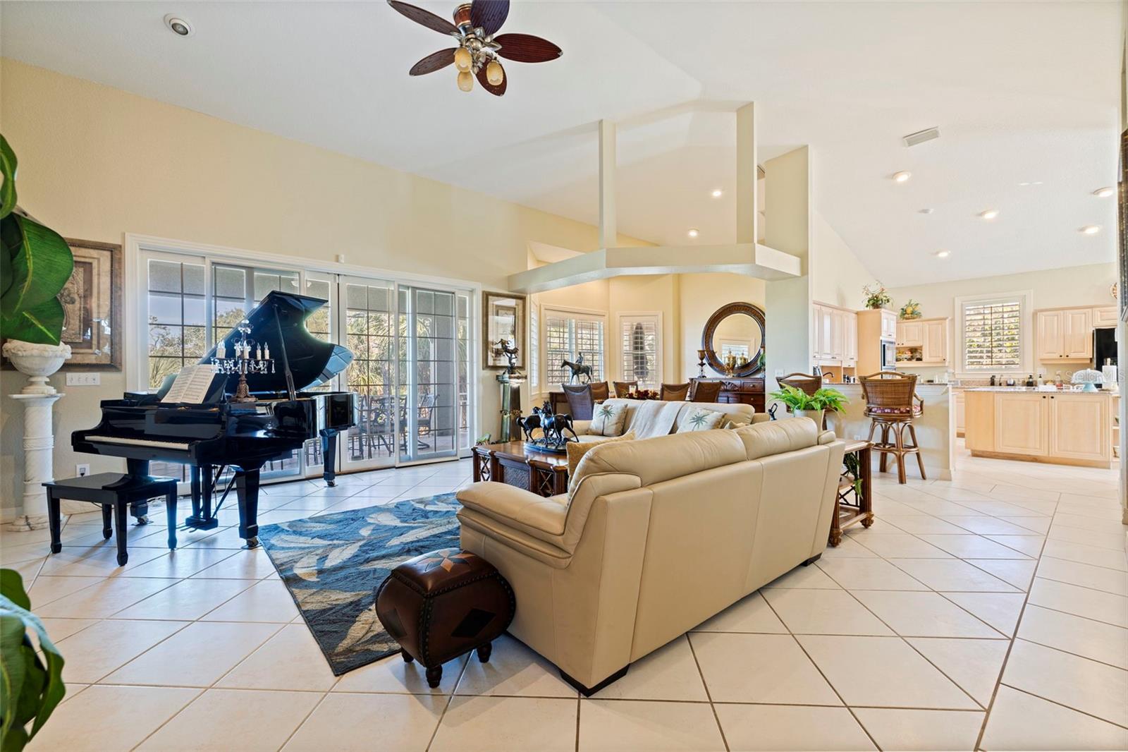 Image 26 of 80 For 2000 Bayview Drive