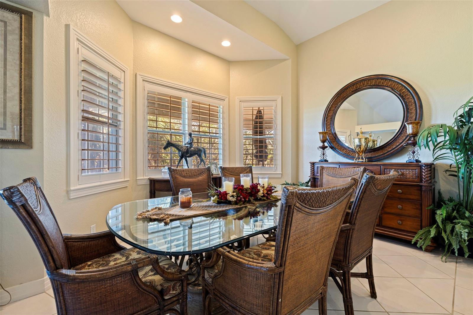 Image 29 of 80 For 2000 Bayview Drive