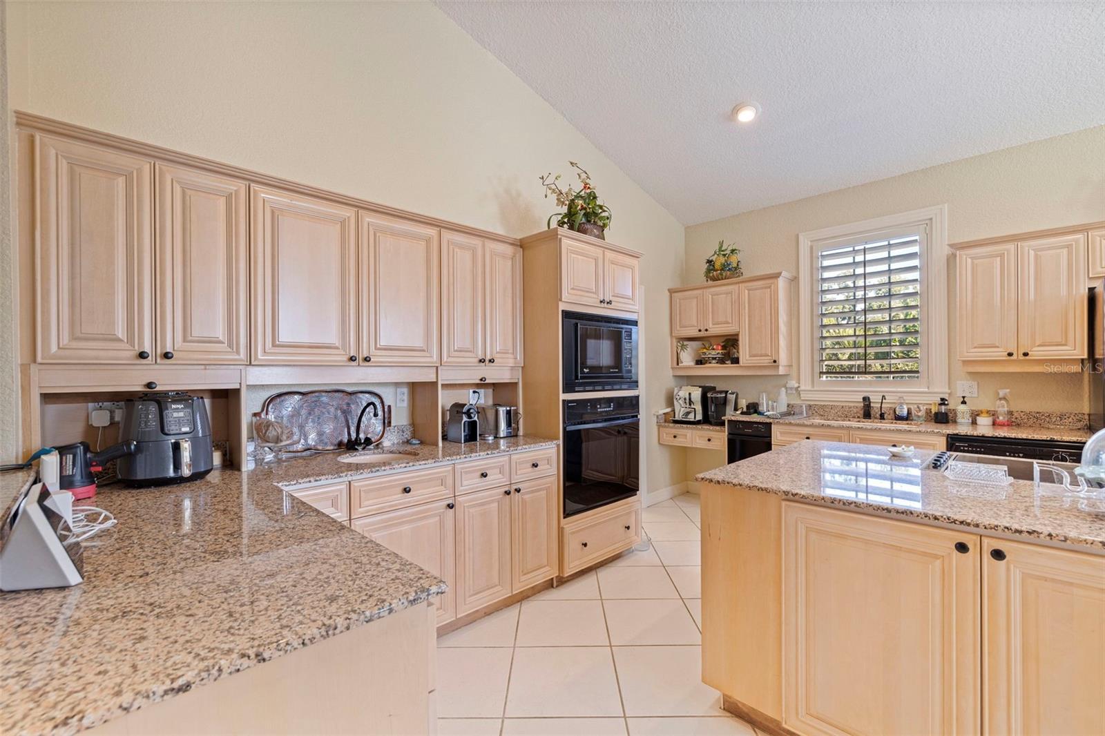 Image 32 of 80 For 2000 Bayview Drive