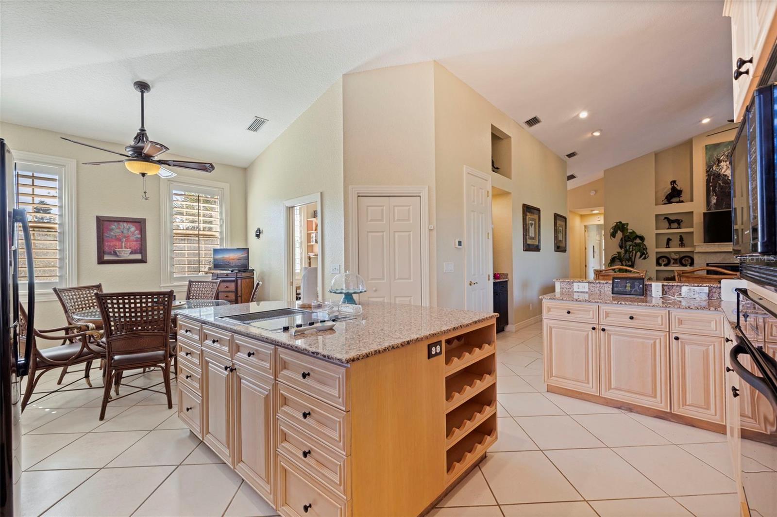 Image 34 of 80 For 2000 Bayview Drive