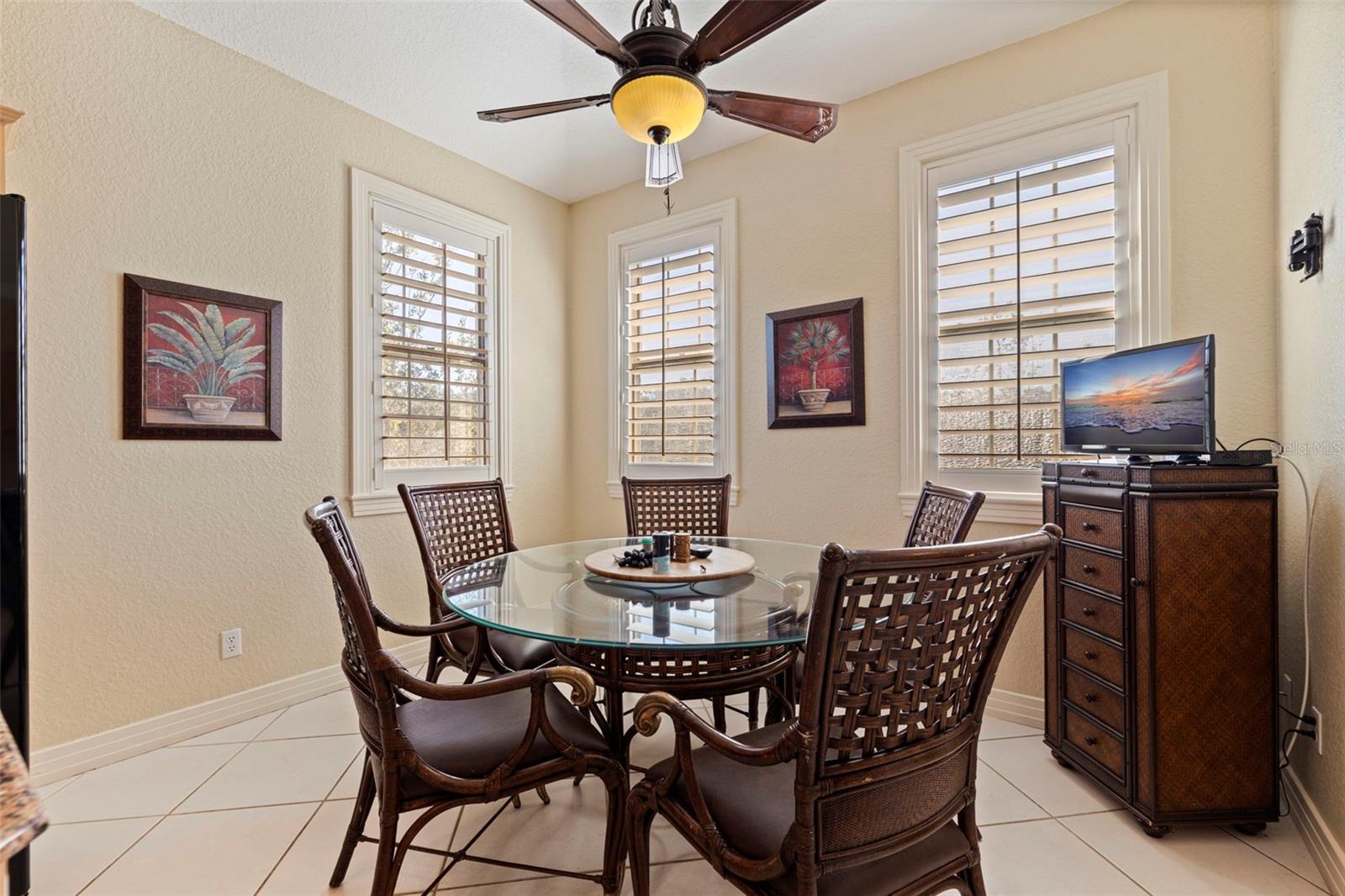 Image 35 of 80 For 2000 Bayview Drive